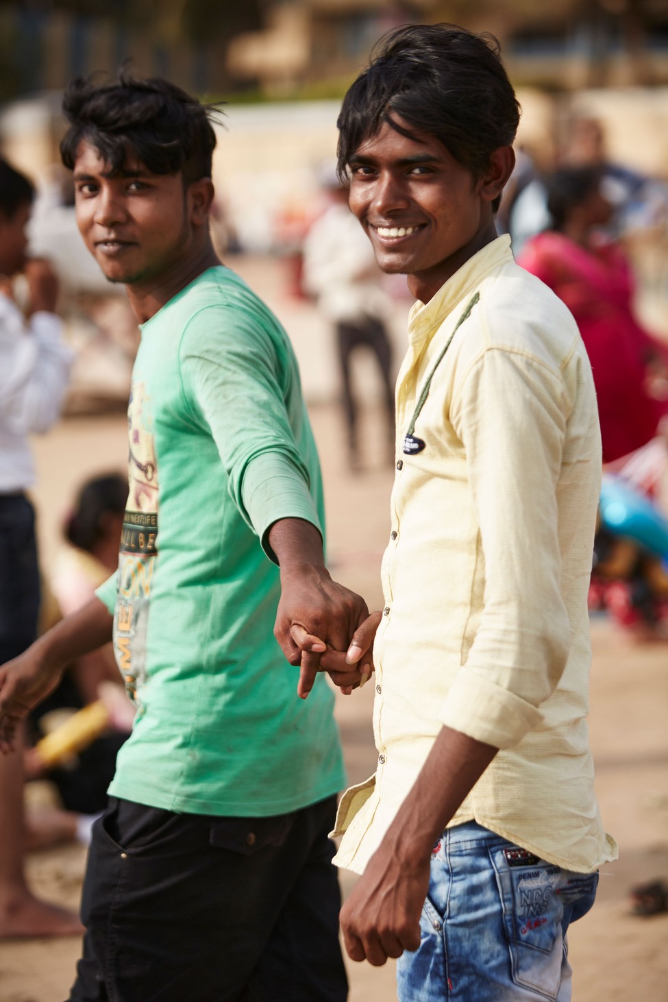 1533289427326-Holding_Hands_Shot_3_817.jpeg