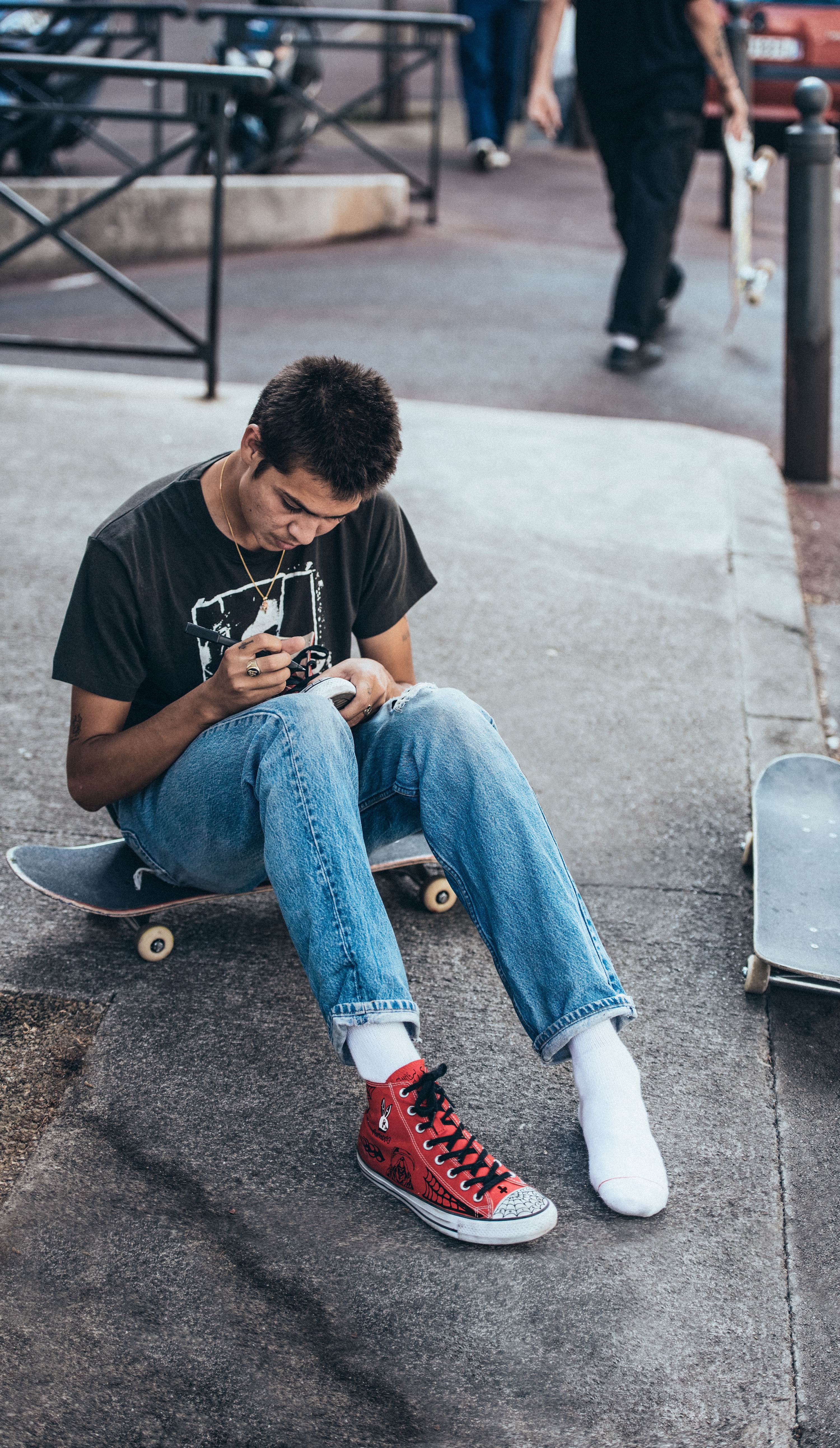 skating in chucks