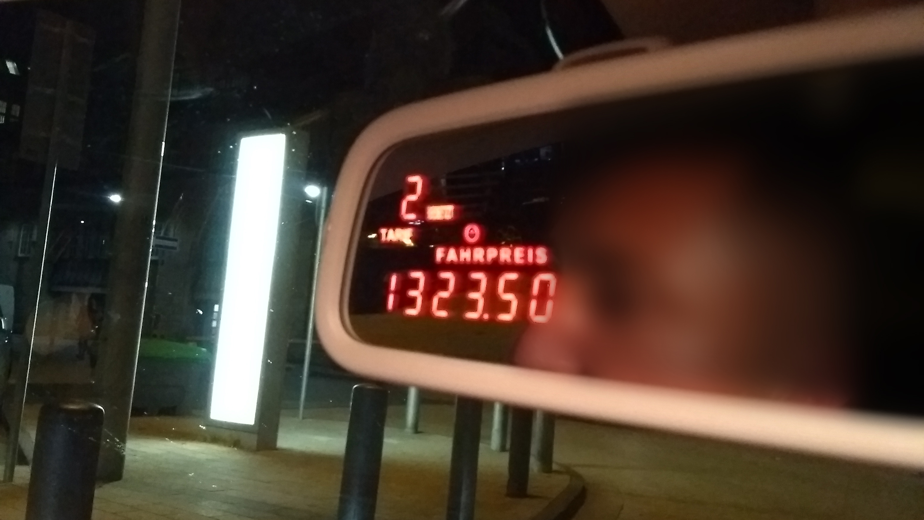 1323,50 Euro kostete die Fahrt von Stuttgart nach Hamburg, danach fuhr der Student mit dem Zug nach Lübeck