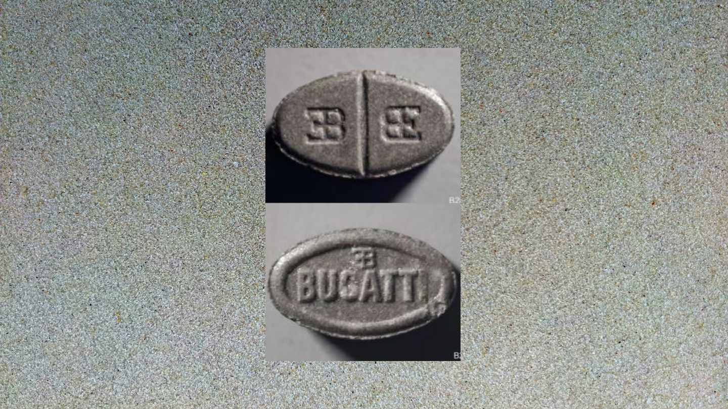 1533899607657-Graue-Bugatti
