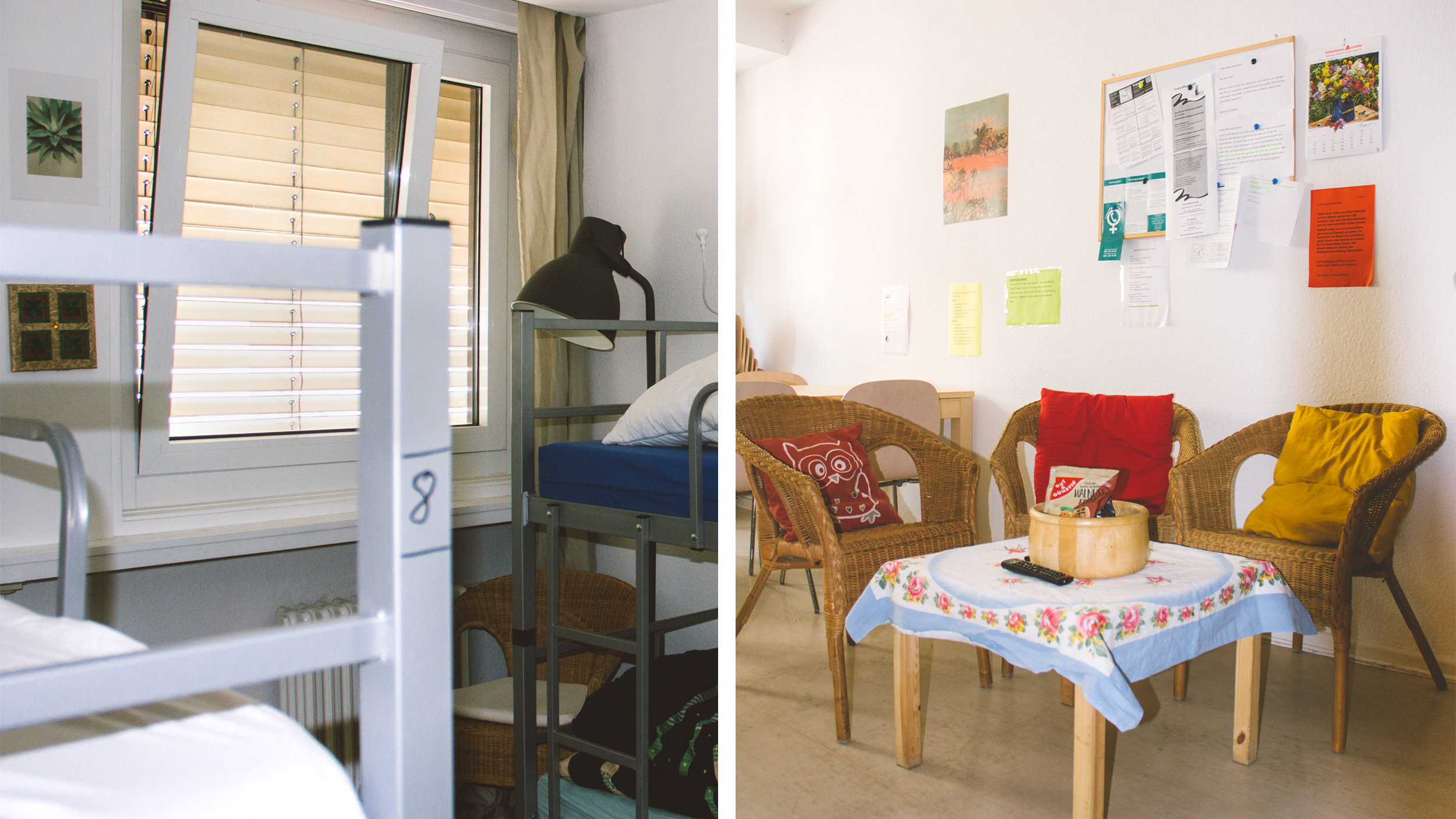 Hochbetten im Schlafzimmer und eine einfache Einrichtung im gemeinsamen Wohnzimmer