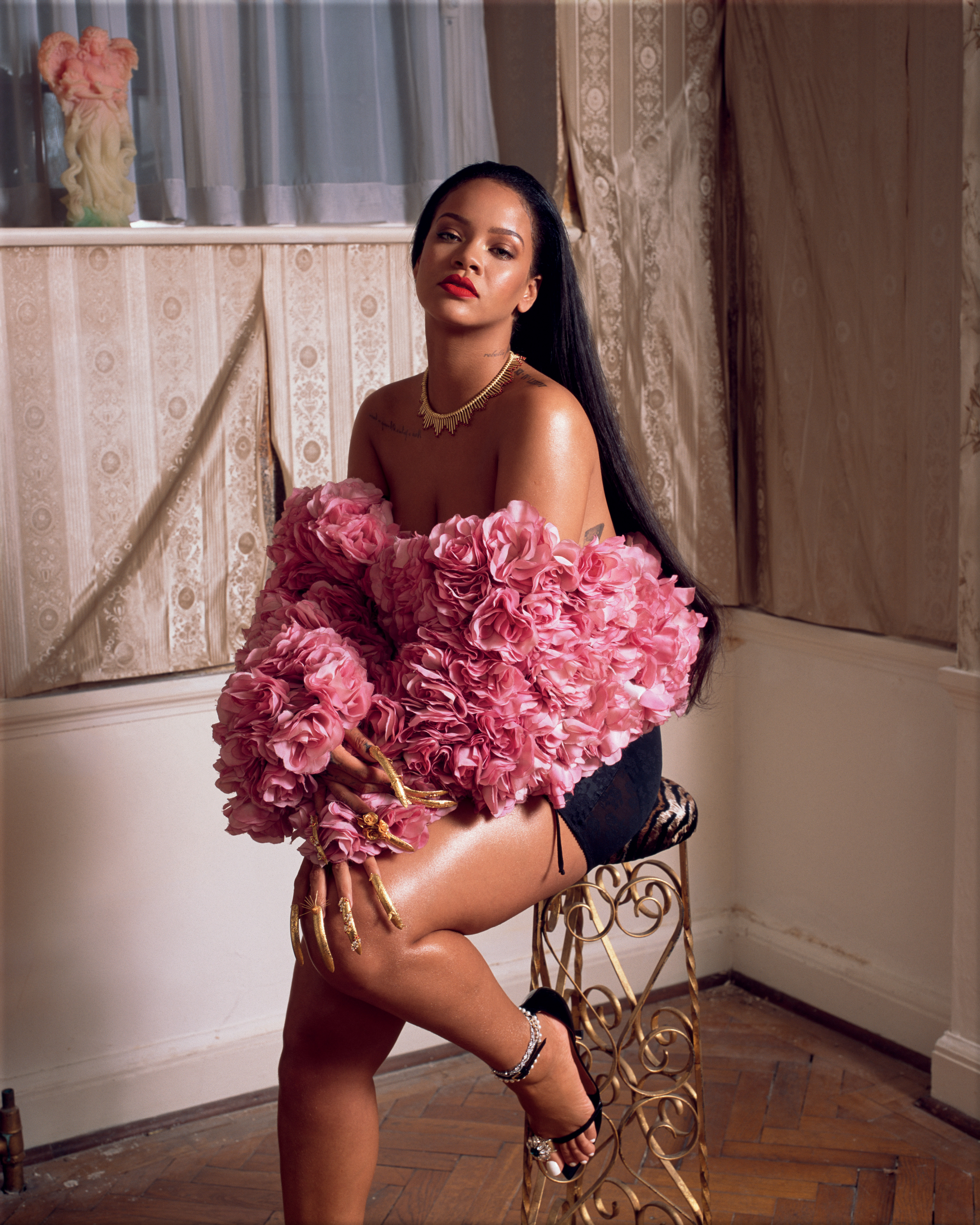 Rihanna's Ceci n'est pas un Delvaux bag - LaiaMagazine
