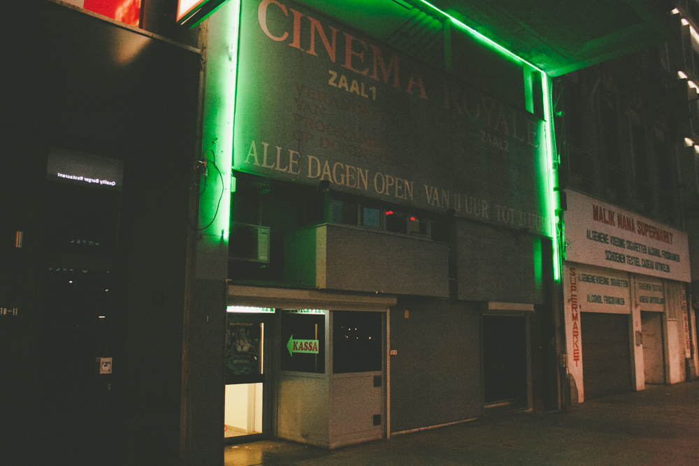 Cinema-royale-Anterpen-nacht-neon