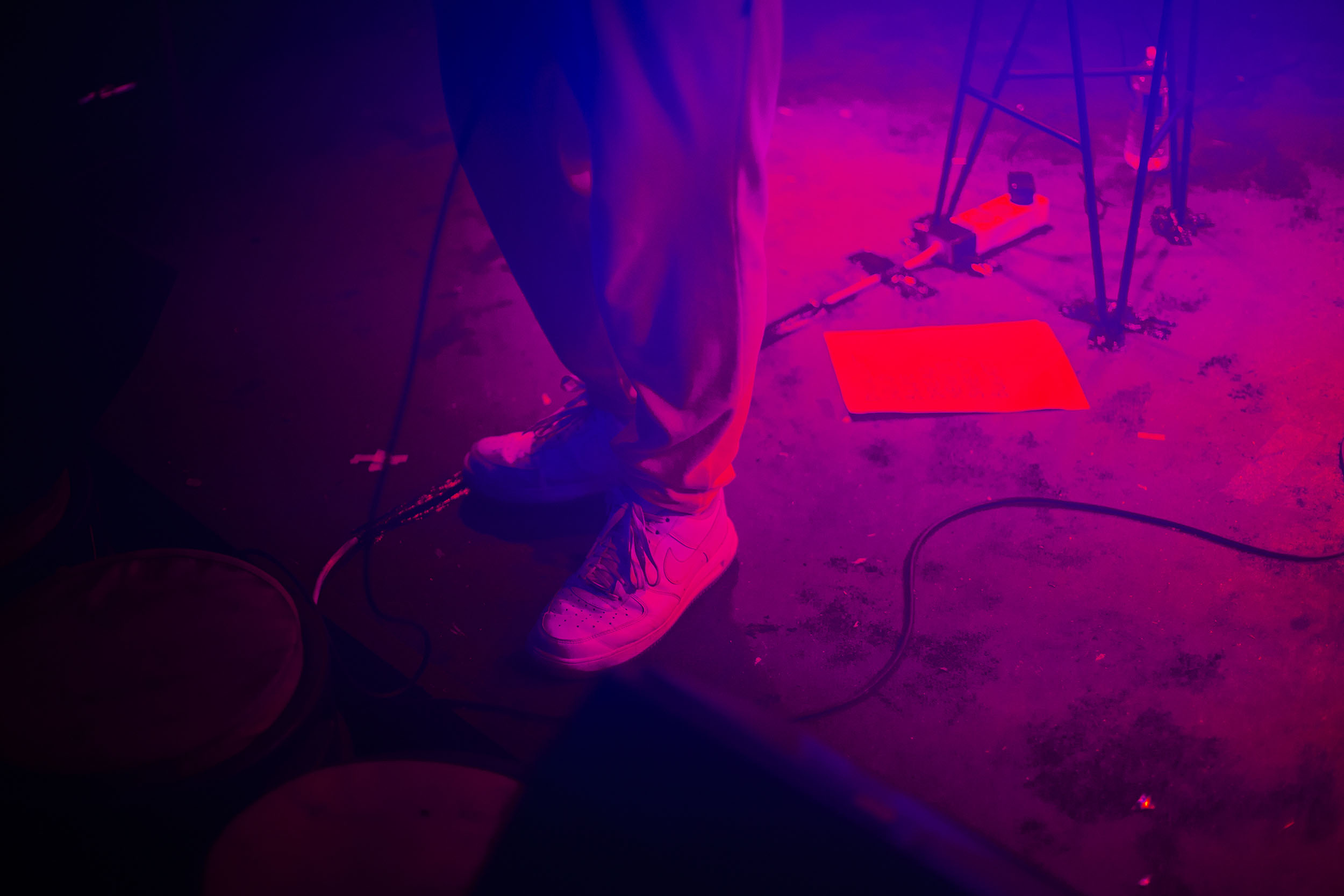 glints-bastille-sound-festival-sneakers