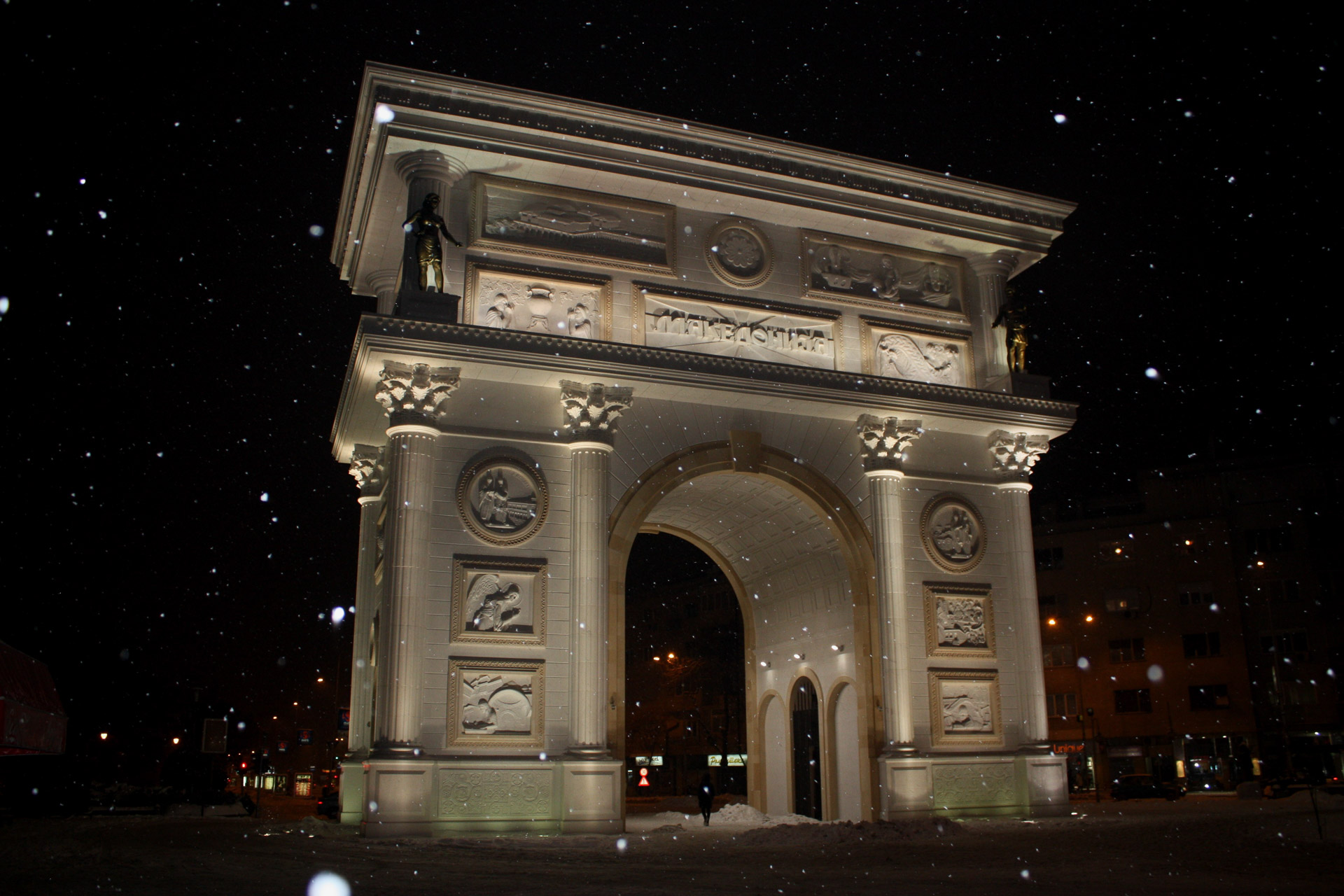 1537888341418-Statues-Styrofoam-Skopje-8