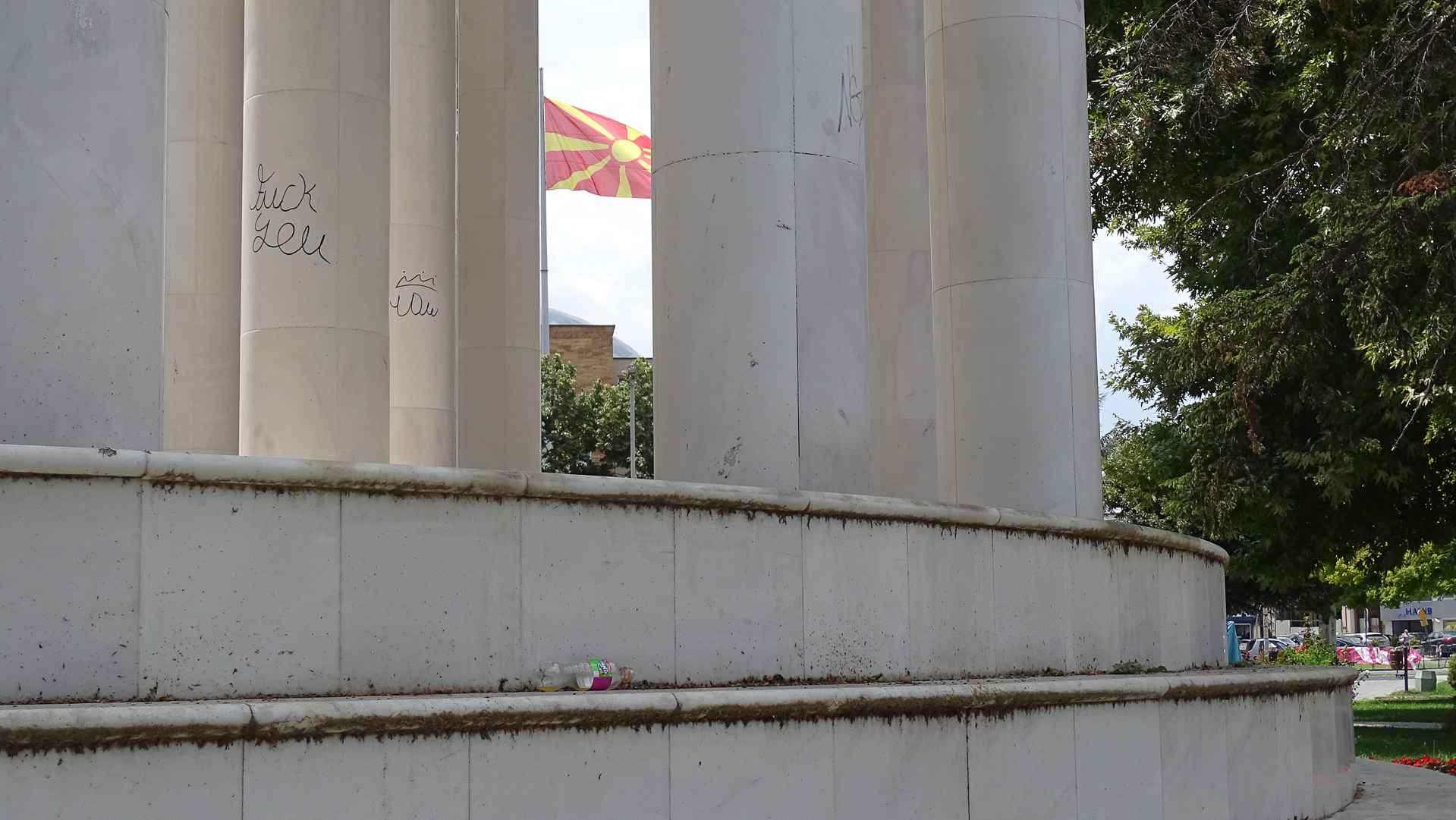 1537888433233-Statues-Styrofoam-Skopje-10