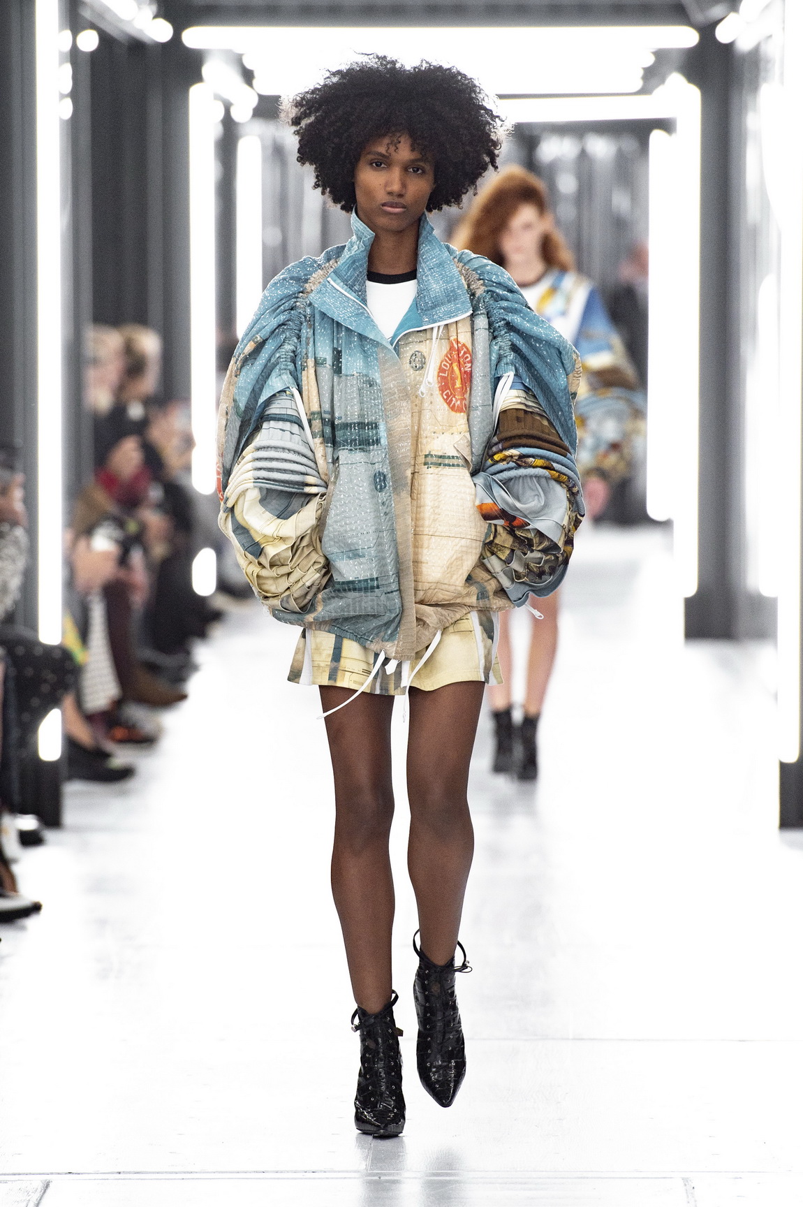 Louis Vuitton&#39;s ss19 Paris Fashion Week show: retro-futurist power fashion - i-D