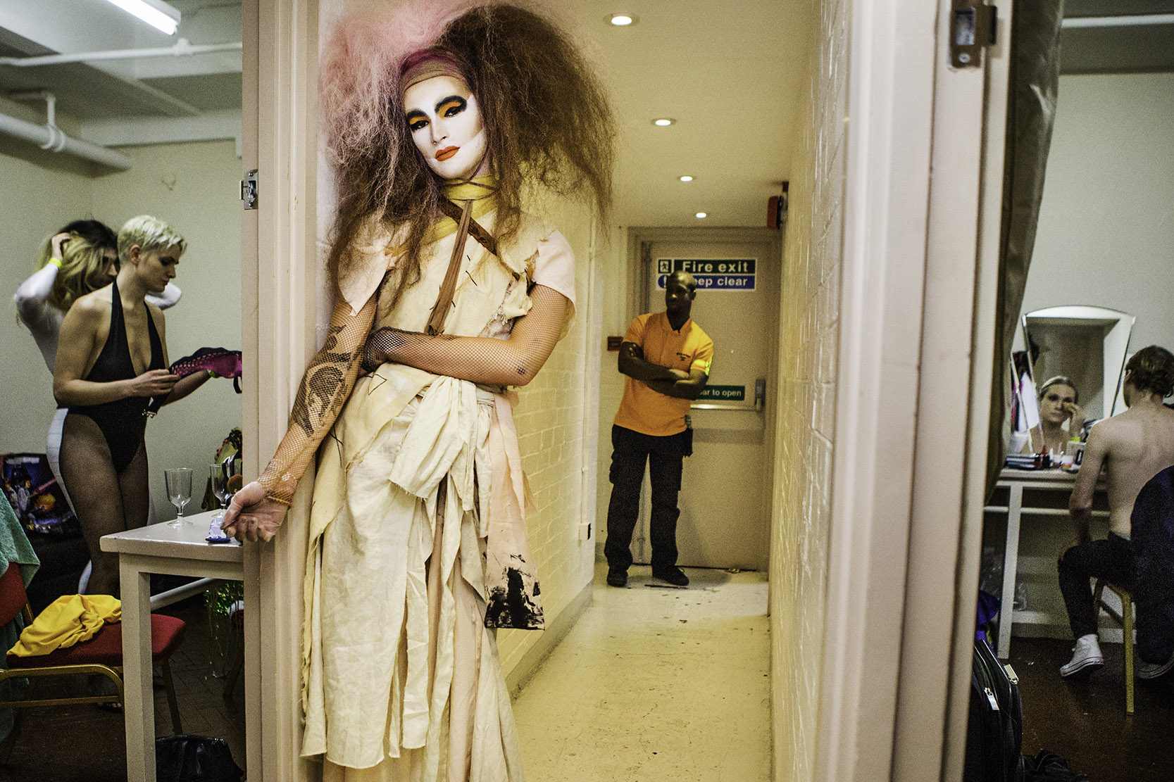 Thomas-Dhanens-Blush-Sink-the-Pink-londen-drag-queen-backstage