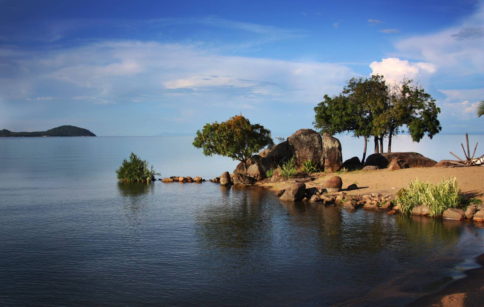 1538995209826-Lake-Malawi