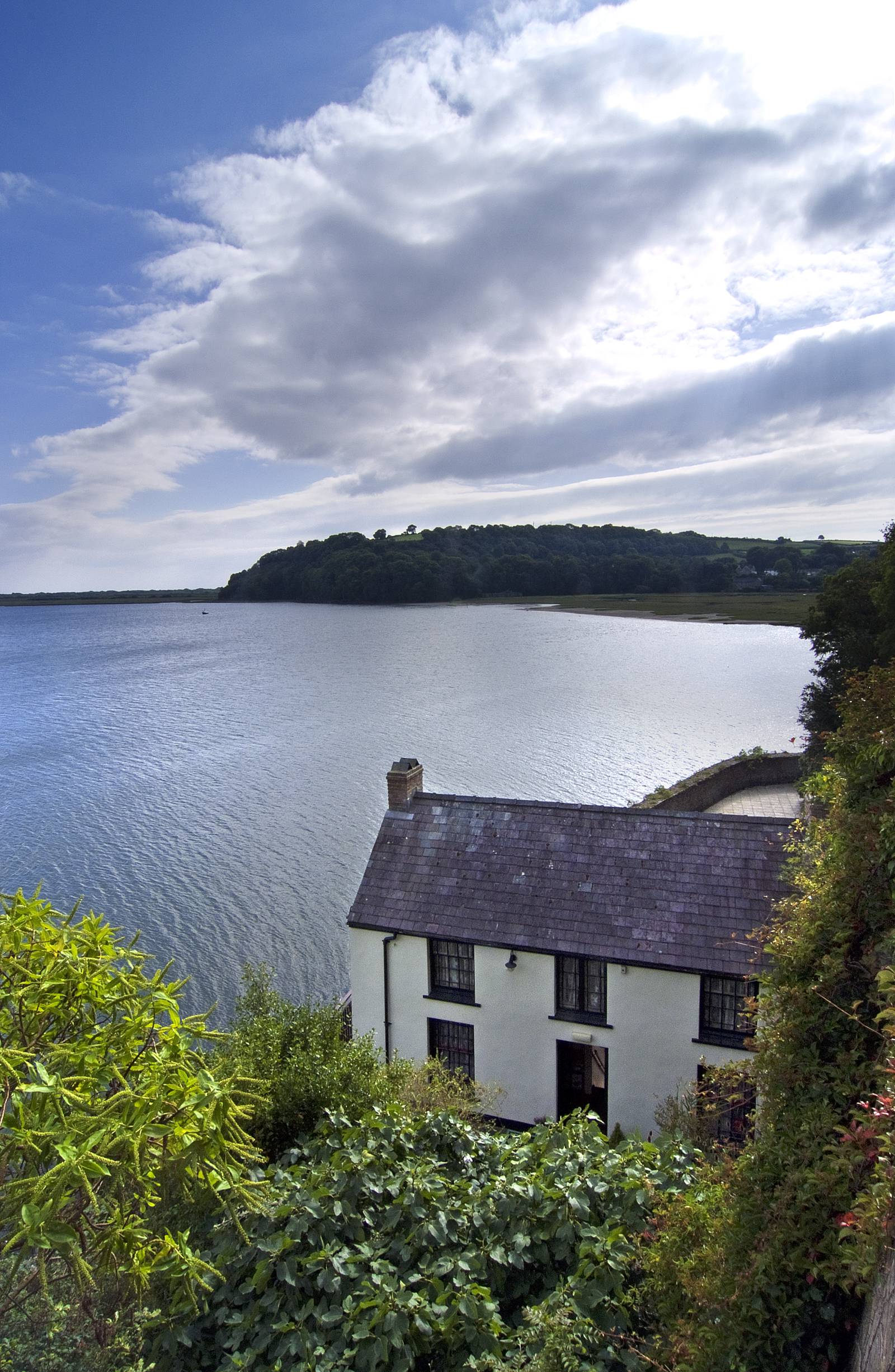1539005574118-Dylan-Thomas-Boat-House-Laugharne-Carmarthenshire-2