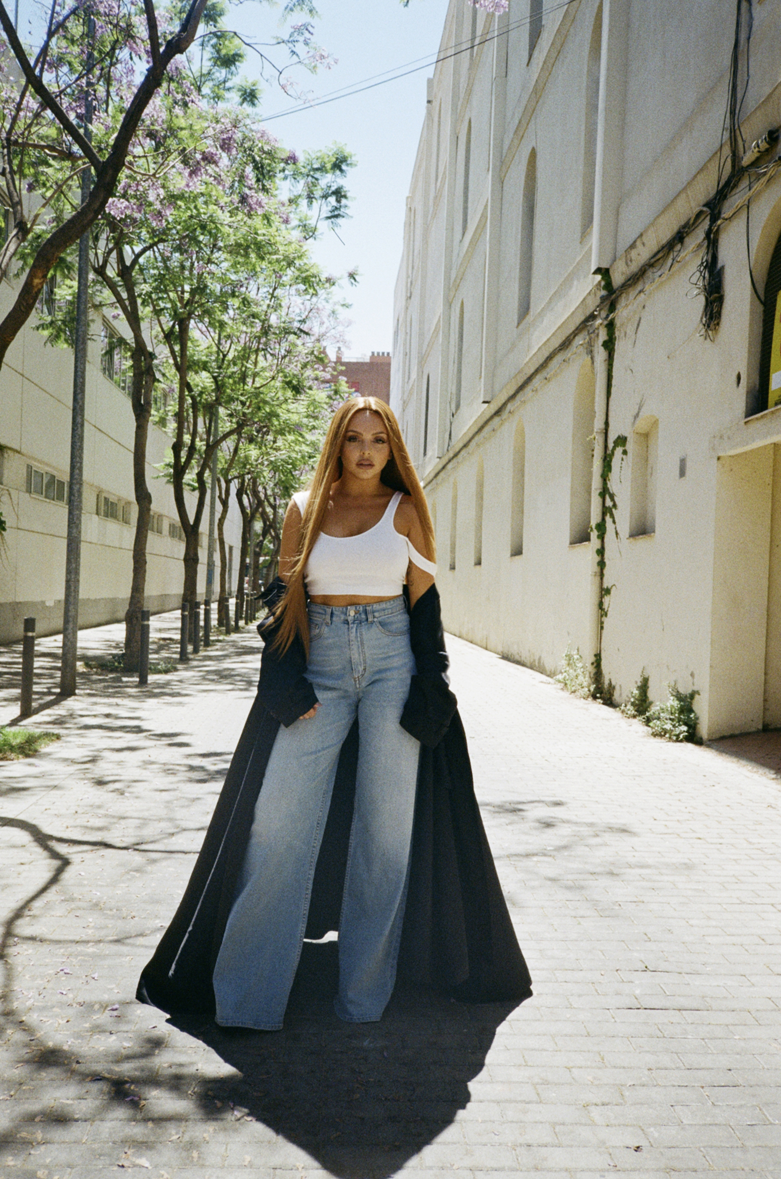 1539168654345-jesy