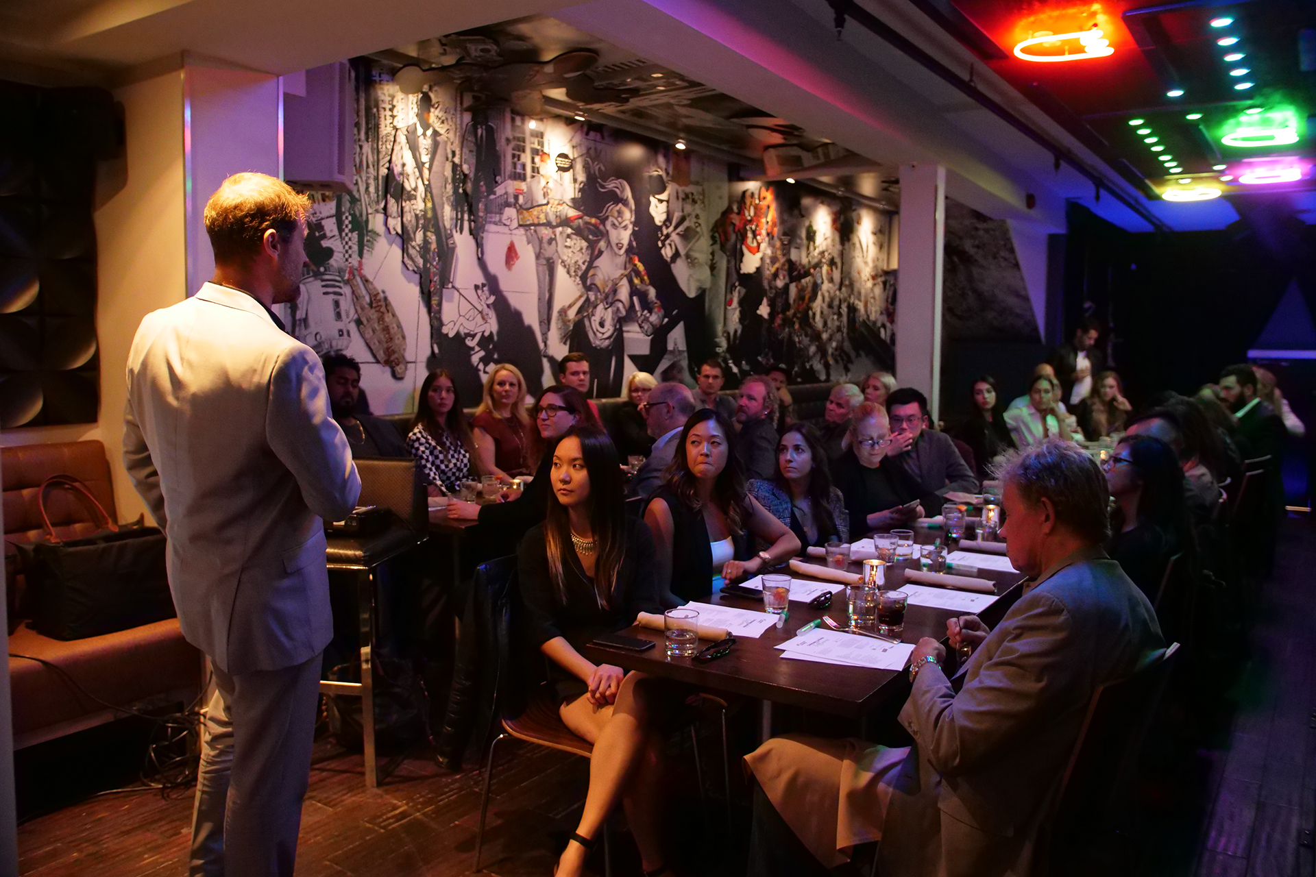 1539888162366-influencerdinner