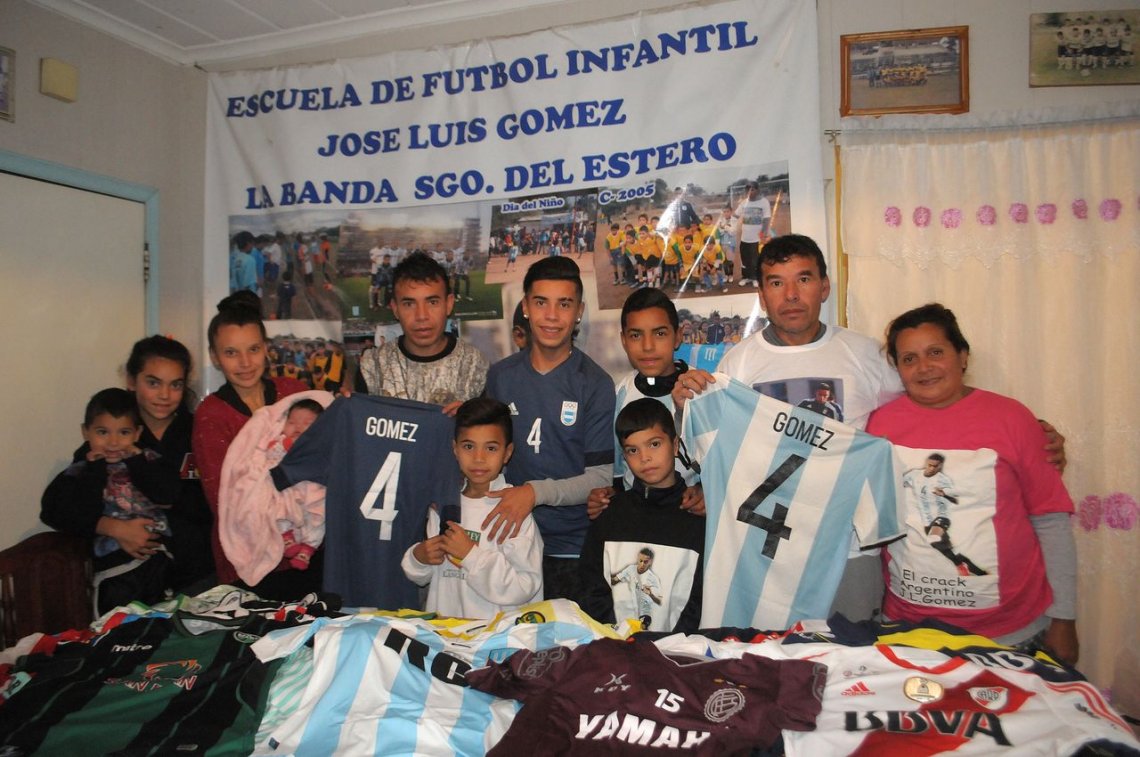1540153774143-gomez
