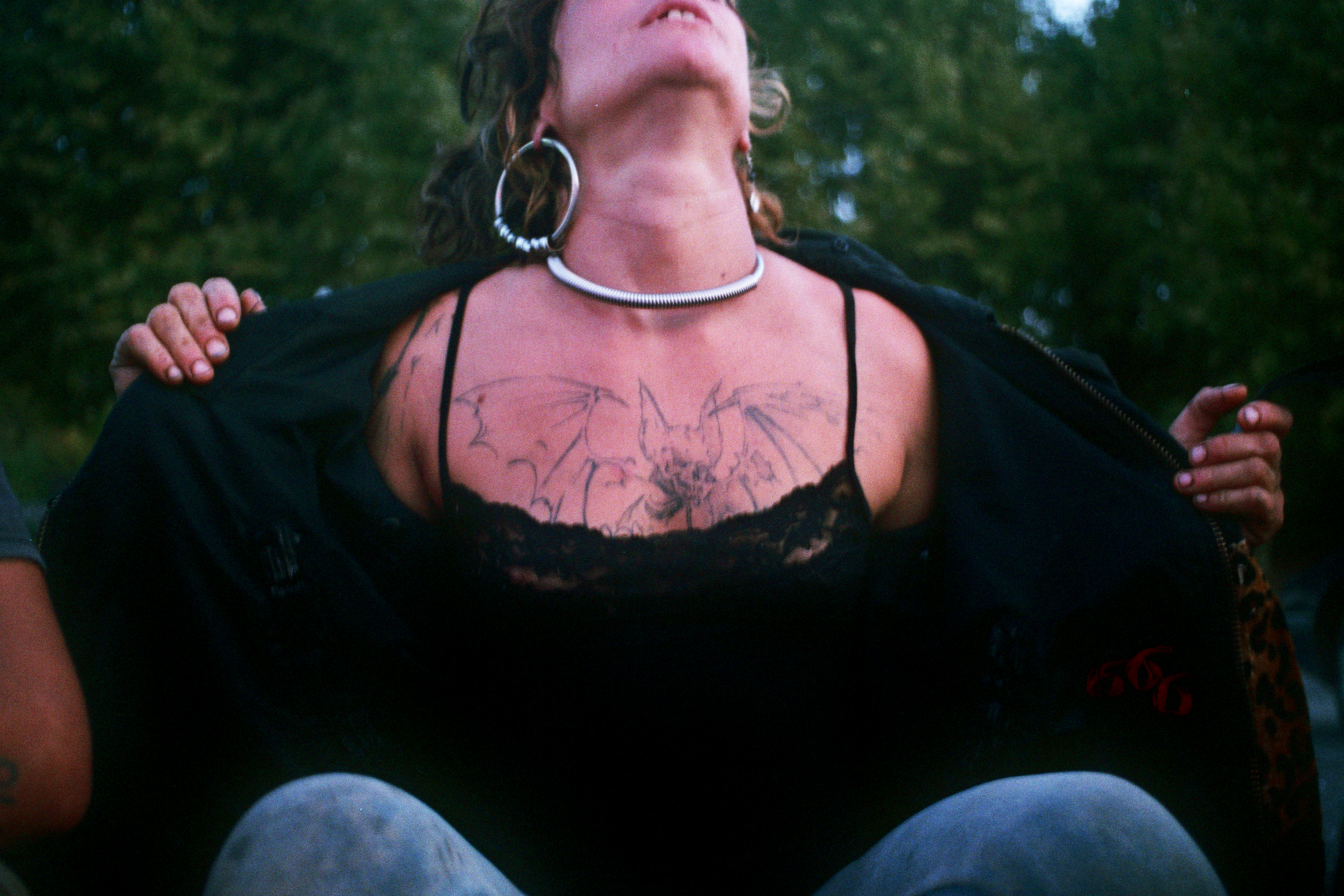 alessandro_vullo_punk_nomadi_saisonniers_outsiders_fotografi_giovani_creativi_25_01120