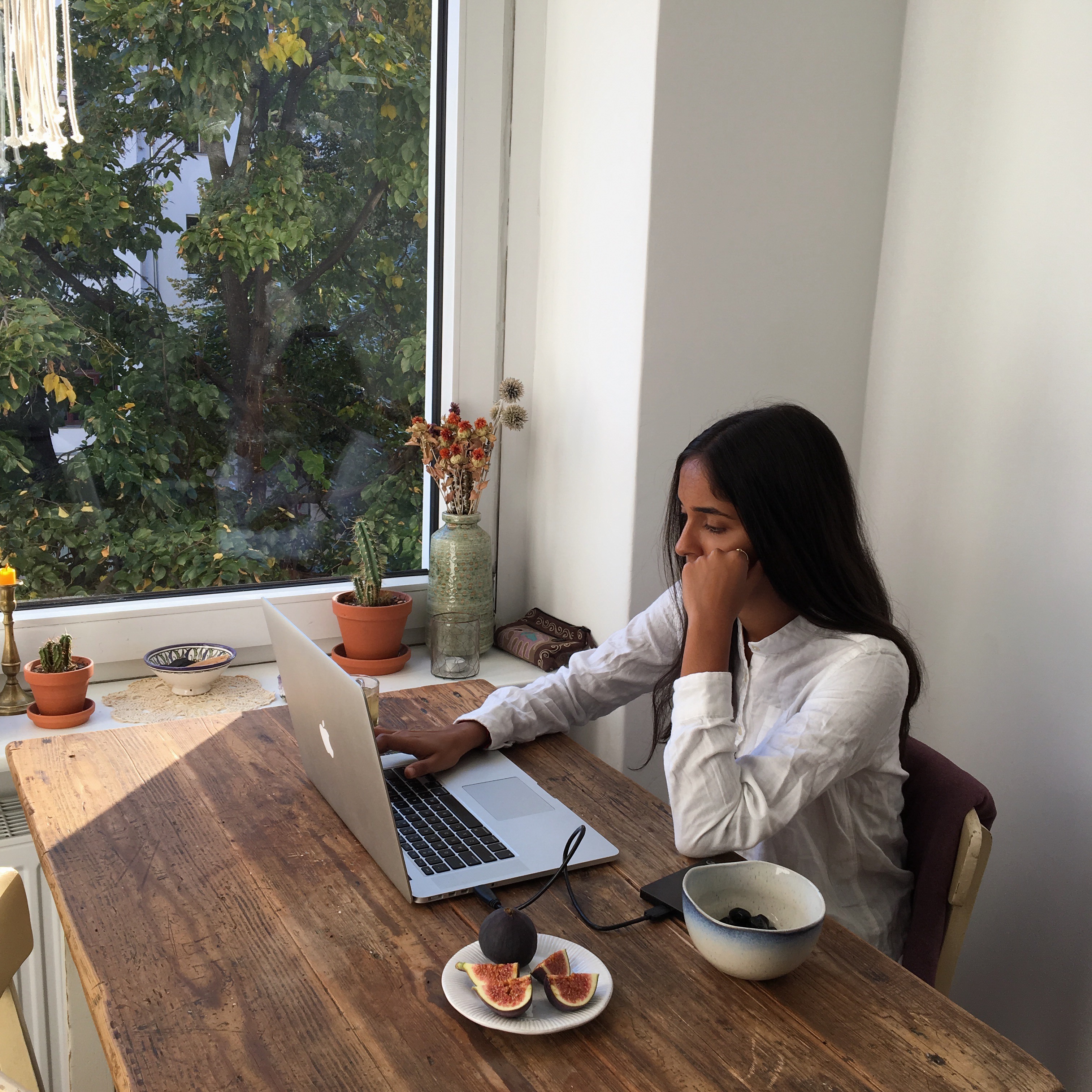 1540376641790-Shantini-mastering-the-EP-in-Berlin