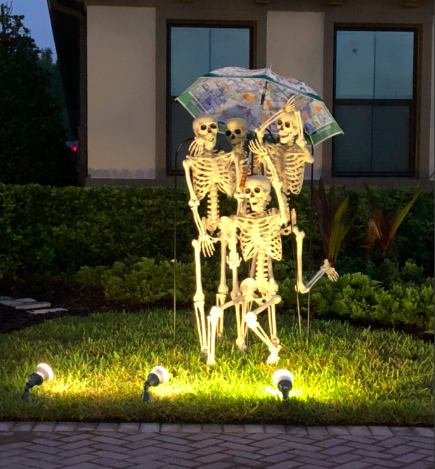 These Skeletons Are The Single Greatest Halloween Decorations Ever