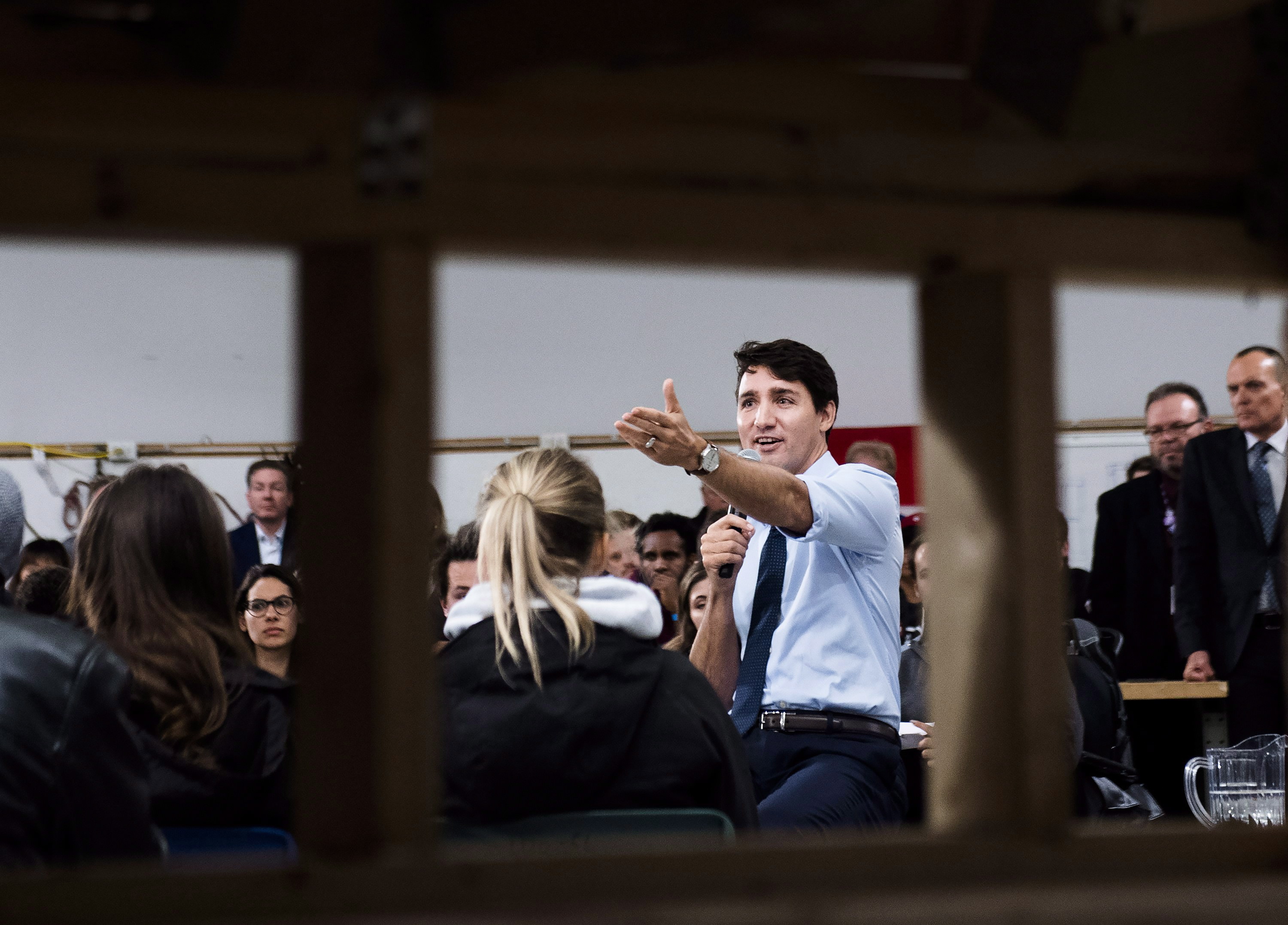 1540568128346-Trudeau-speaks-to-Humber-students-about-carbon-tax