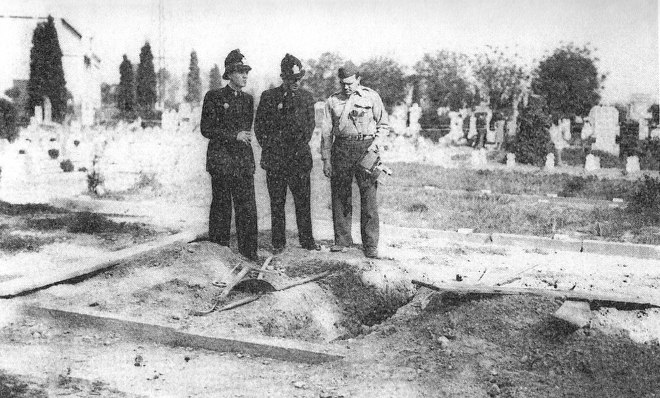 tomba-mussolini-cimitero-musocco