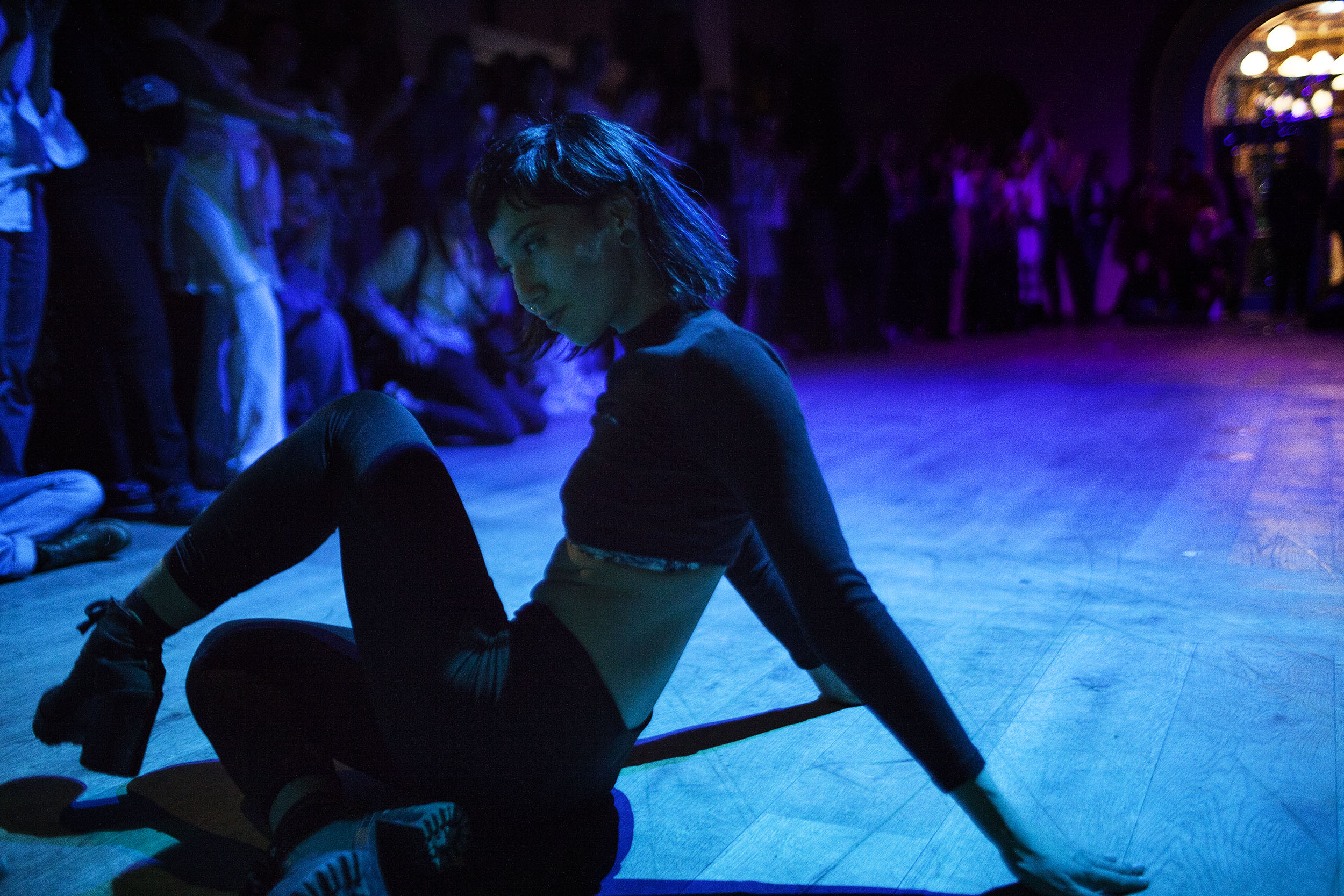Voguing til ball i Absalonskirken af Amanda Hjernø