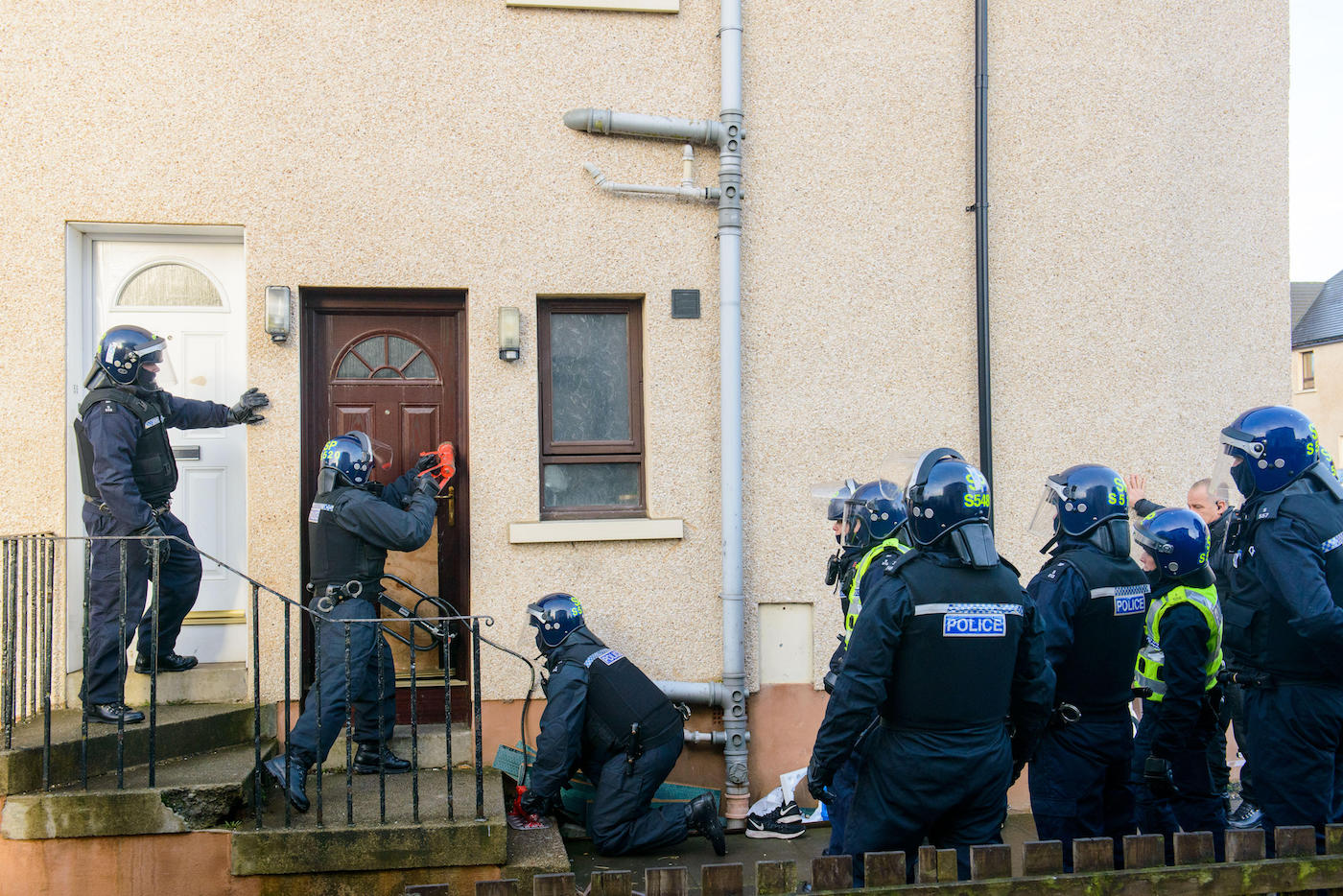 police drugs raid