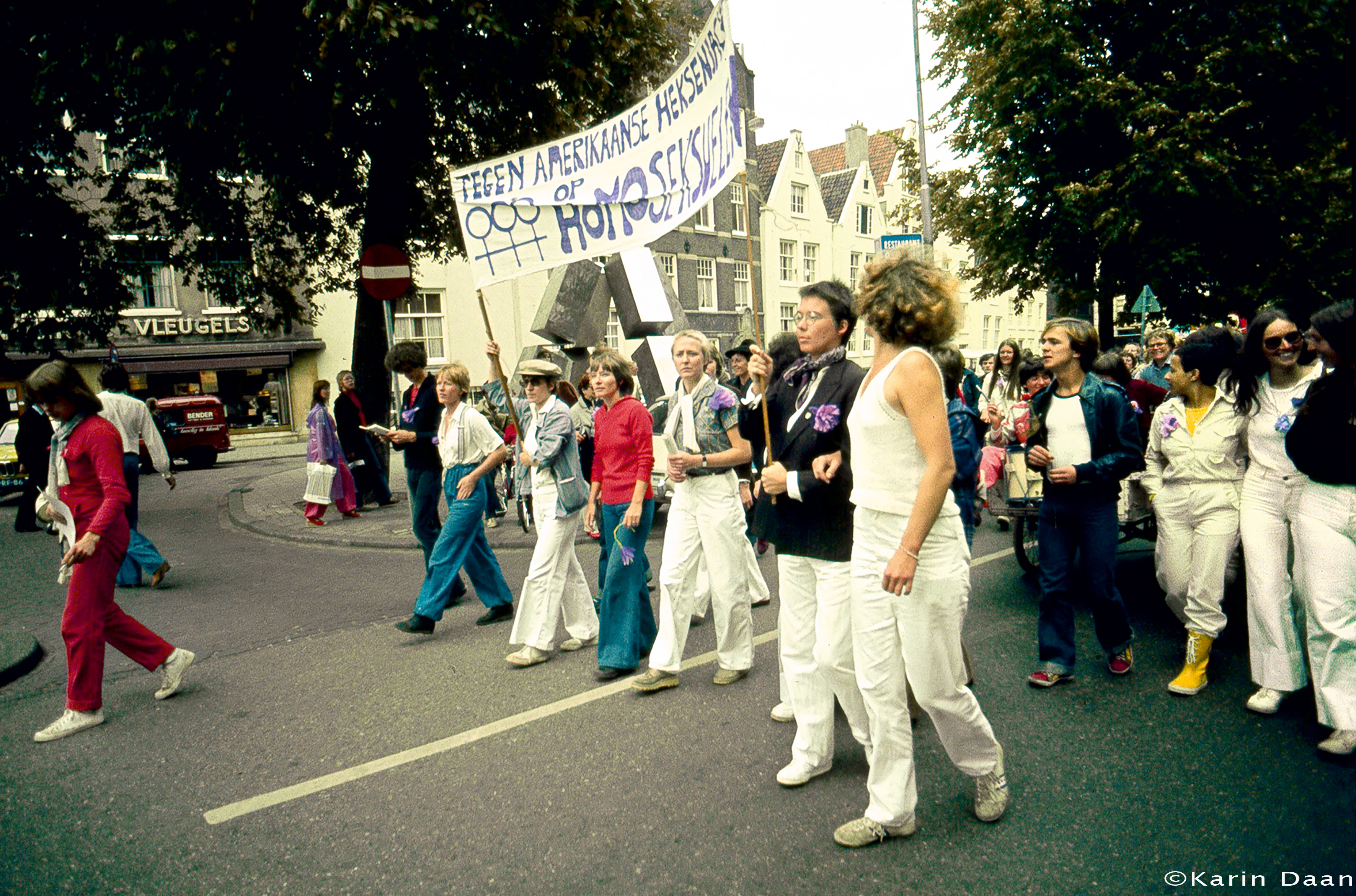 1541667982321-Demonstratie-77-Karin-Daan