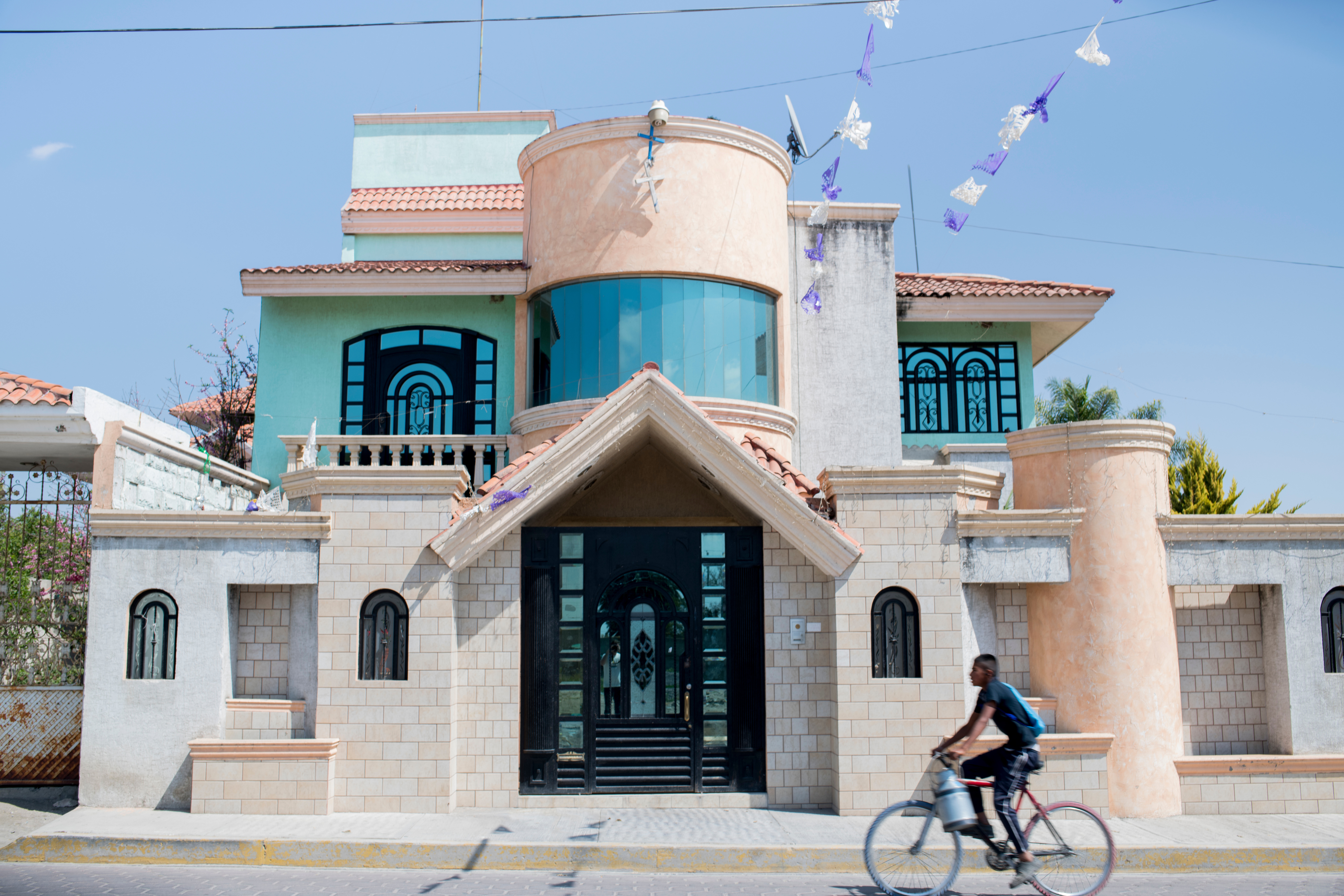 1541695148308-3casas construidas sin arquitecto