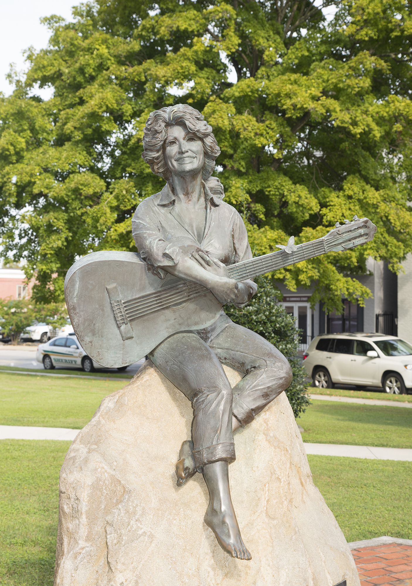 A statue of Dolly Parton
