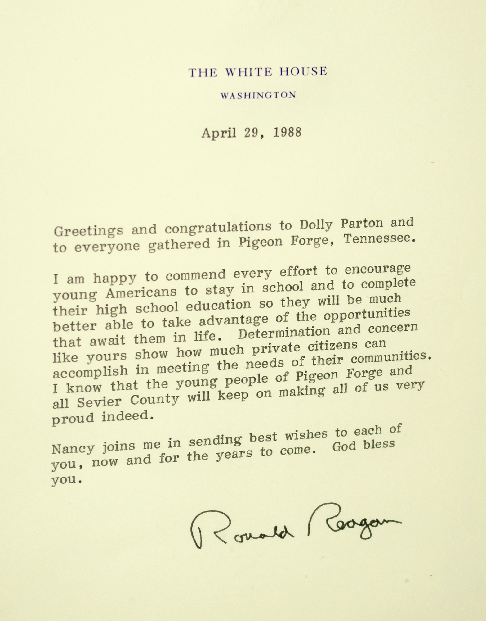 a letter from Ronald Reagan to Dolly Parton