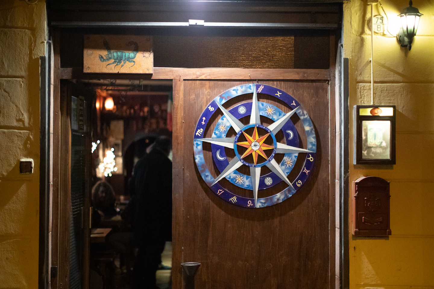 Osteria-dello-Scoprione mangiare di notte bologna