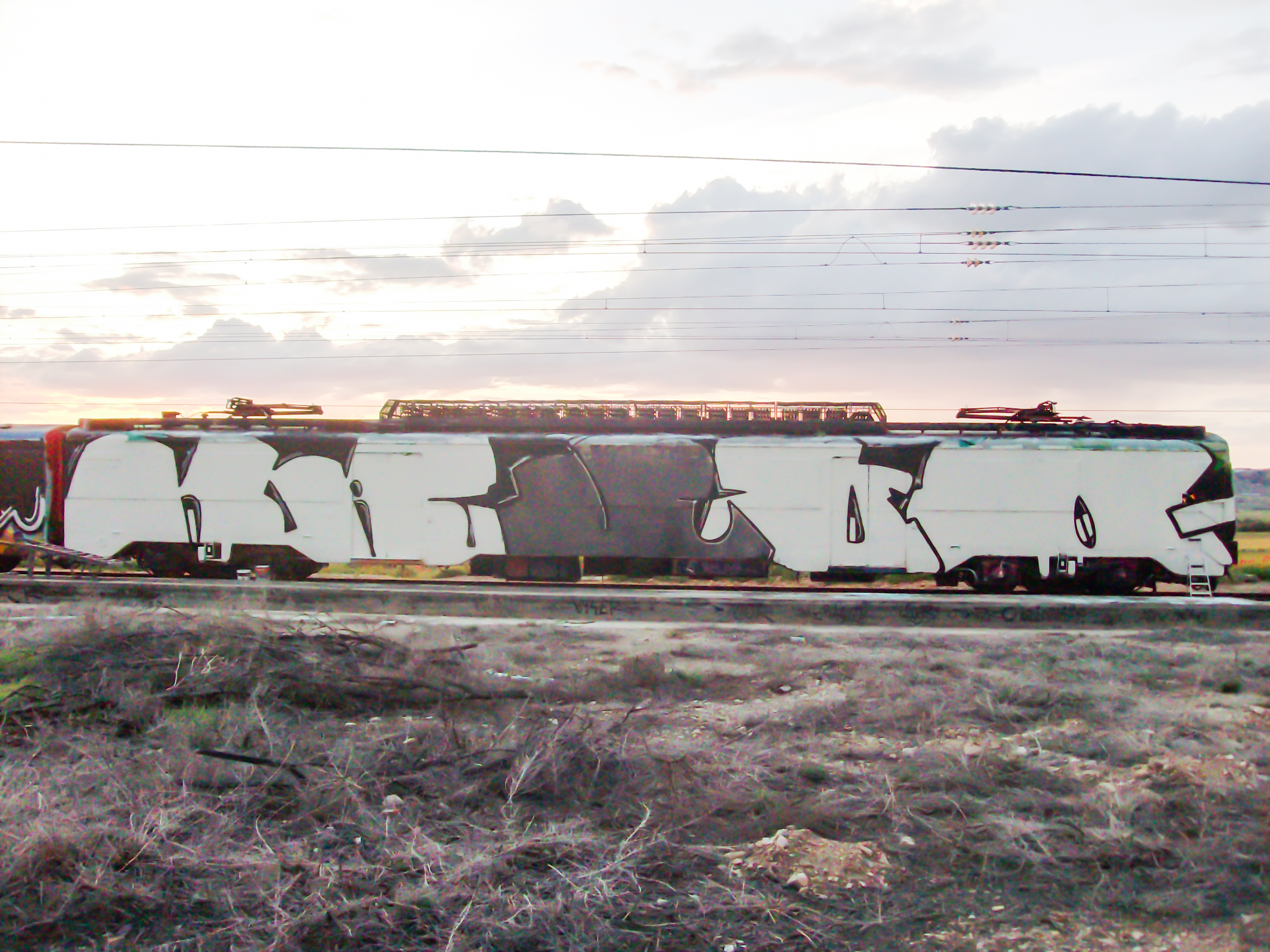 1541757227855-whole-train