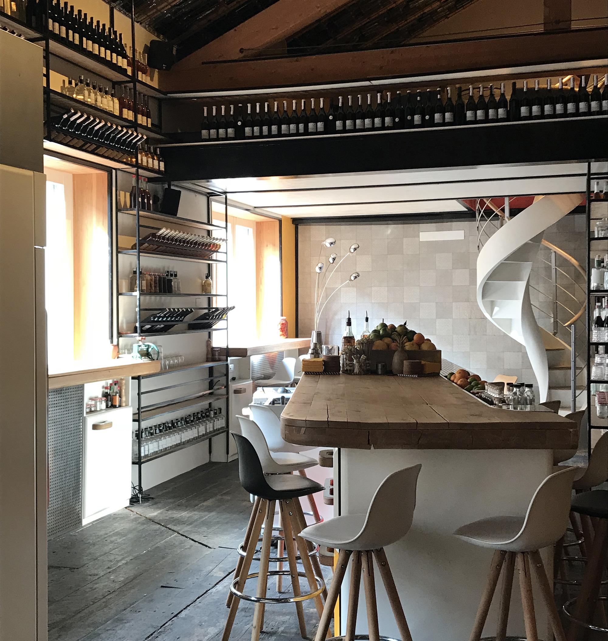 Interno-bancone-Enjoy