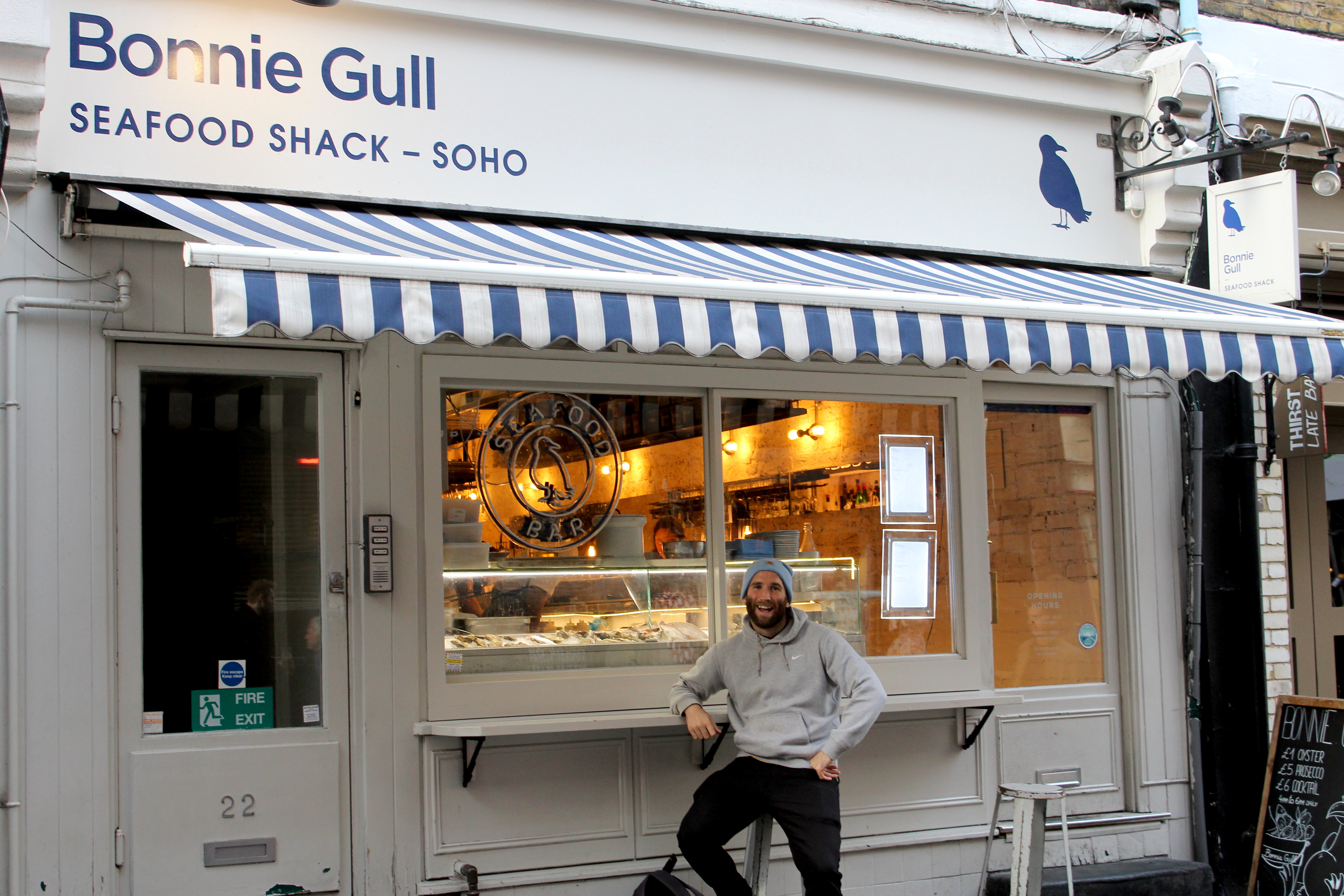 Der Autor vor Bonnie Gull's Seafood Shack