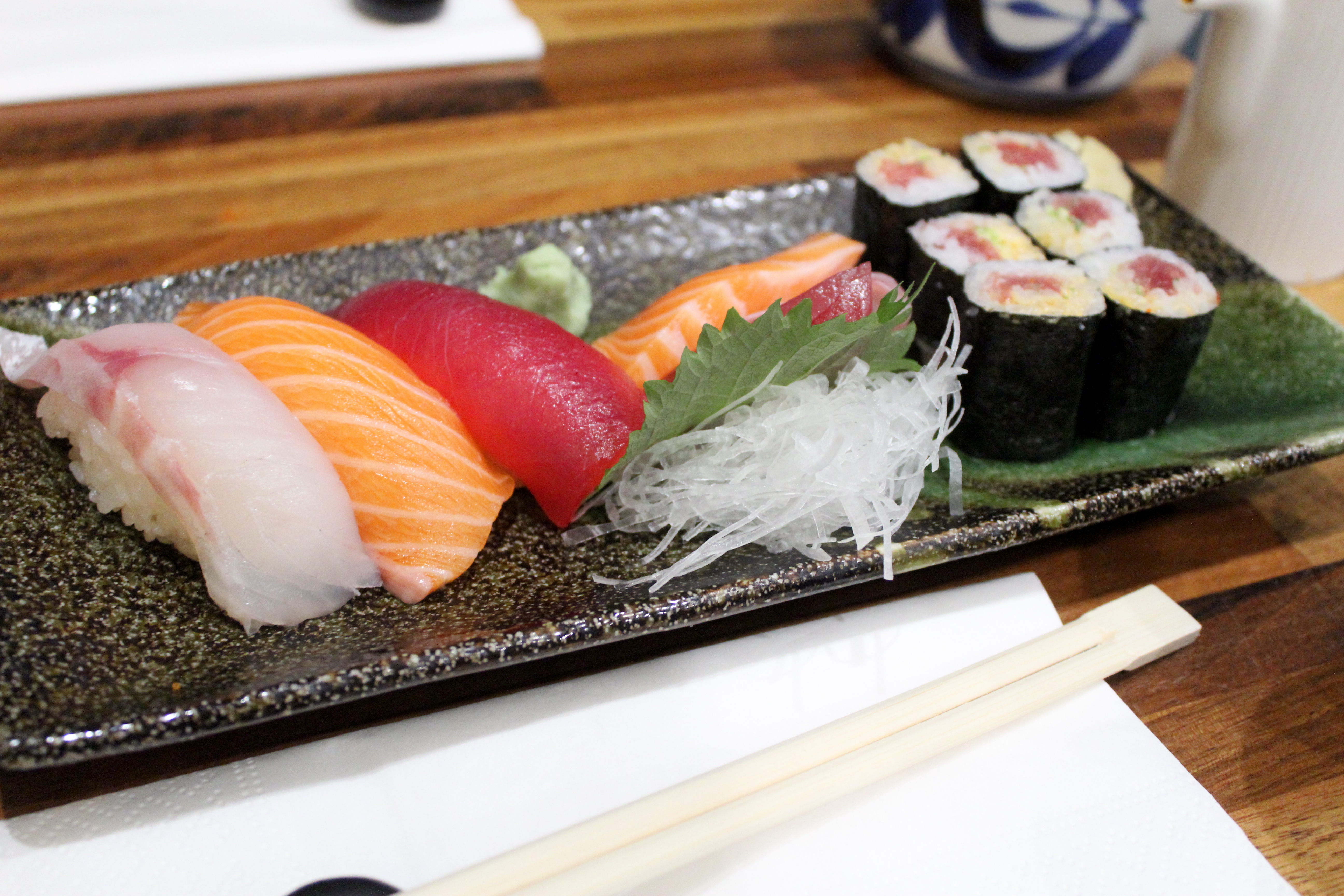 Teller mit Sushi