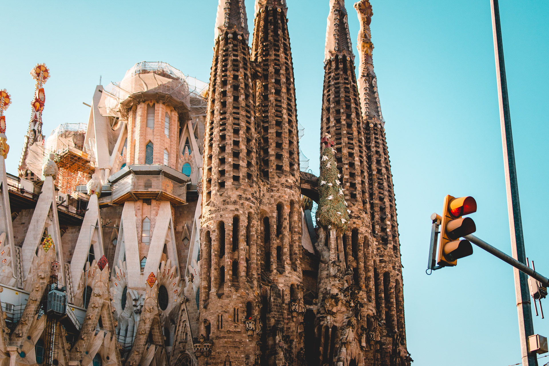 Balconing-Barcelona-Tourists-3-of-8