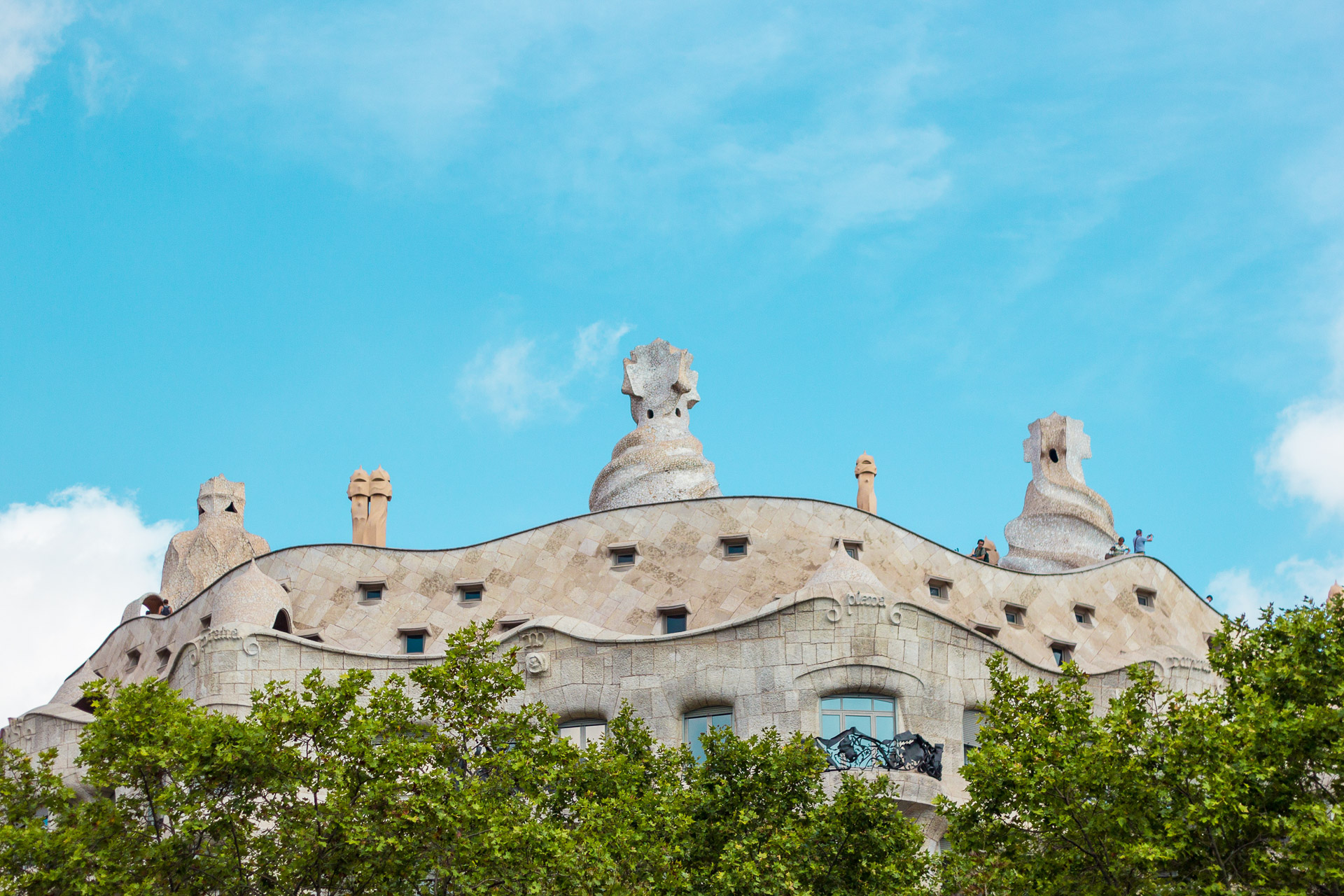 Balconing-Barcelona-Tourists-7-of-8