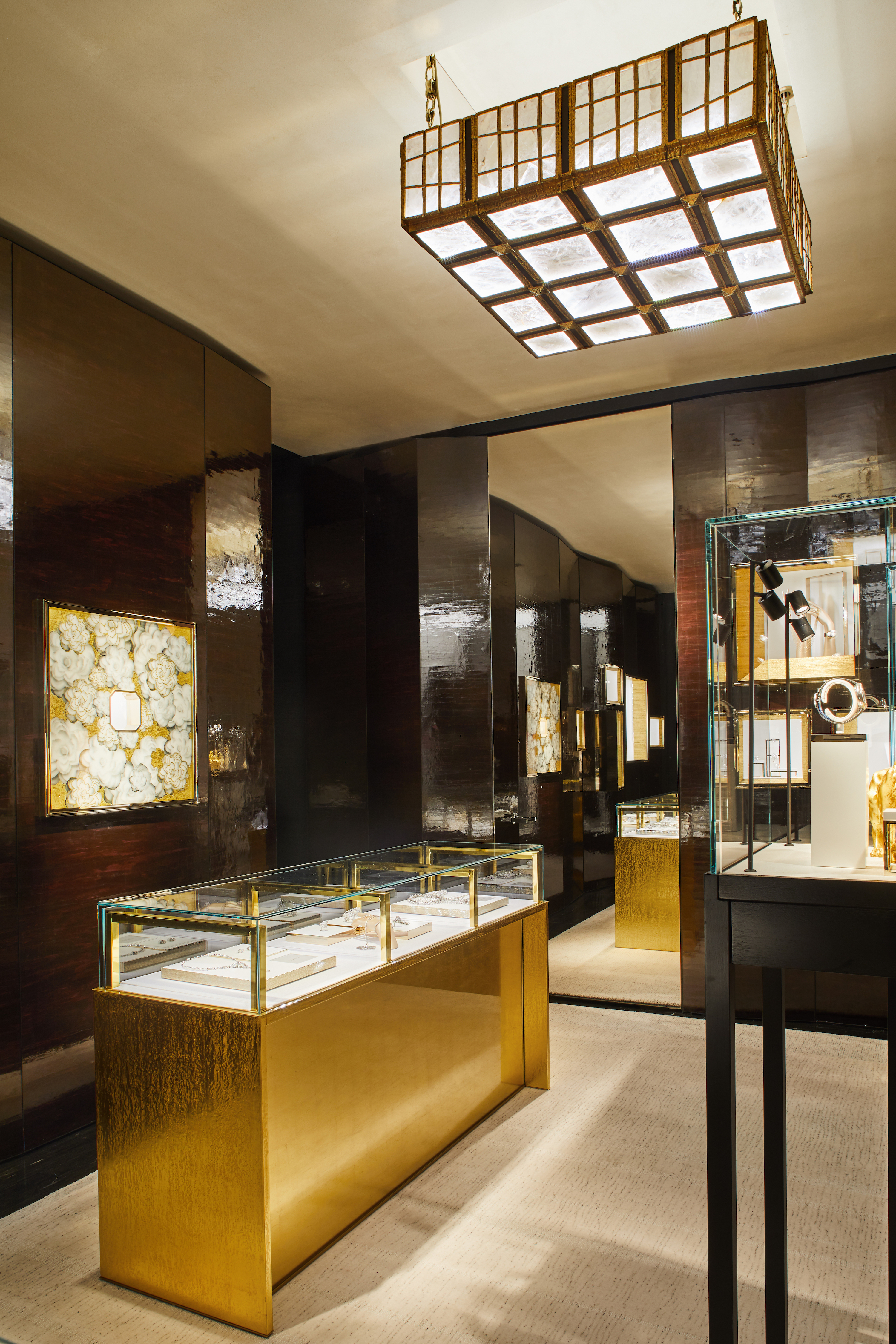 La Cote des Montres: CHANEL 18, Place Vendôme - Paris: the iconic address  of CHANEL, will reopen its doors 90 years after the creation of “Bijoux de  Diamants”, the one and only