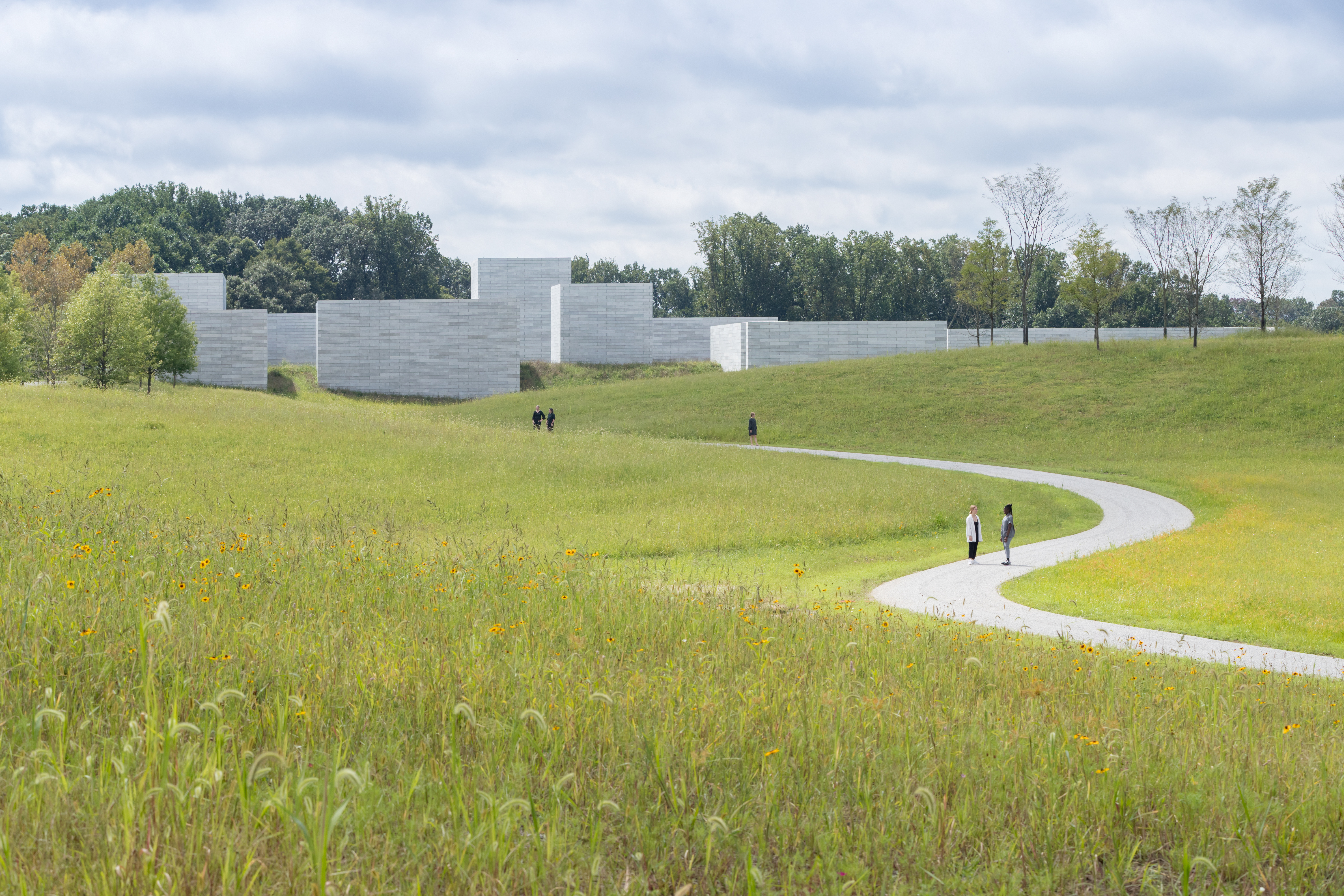 1542303839023-1_Approach-to-the-Pavilions_Iwan-Baan_Glenstone-Museum