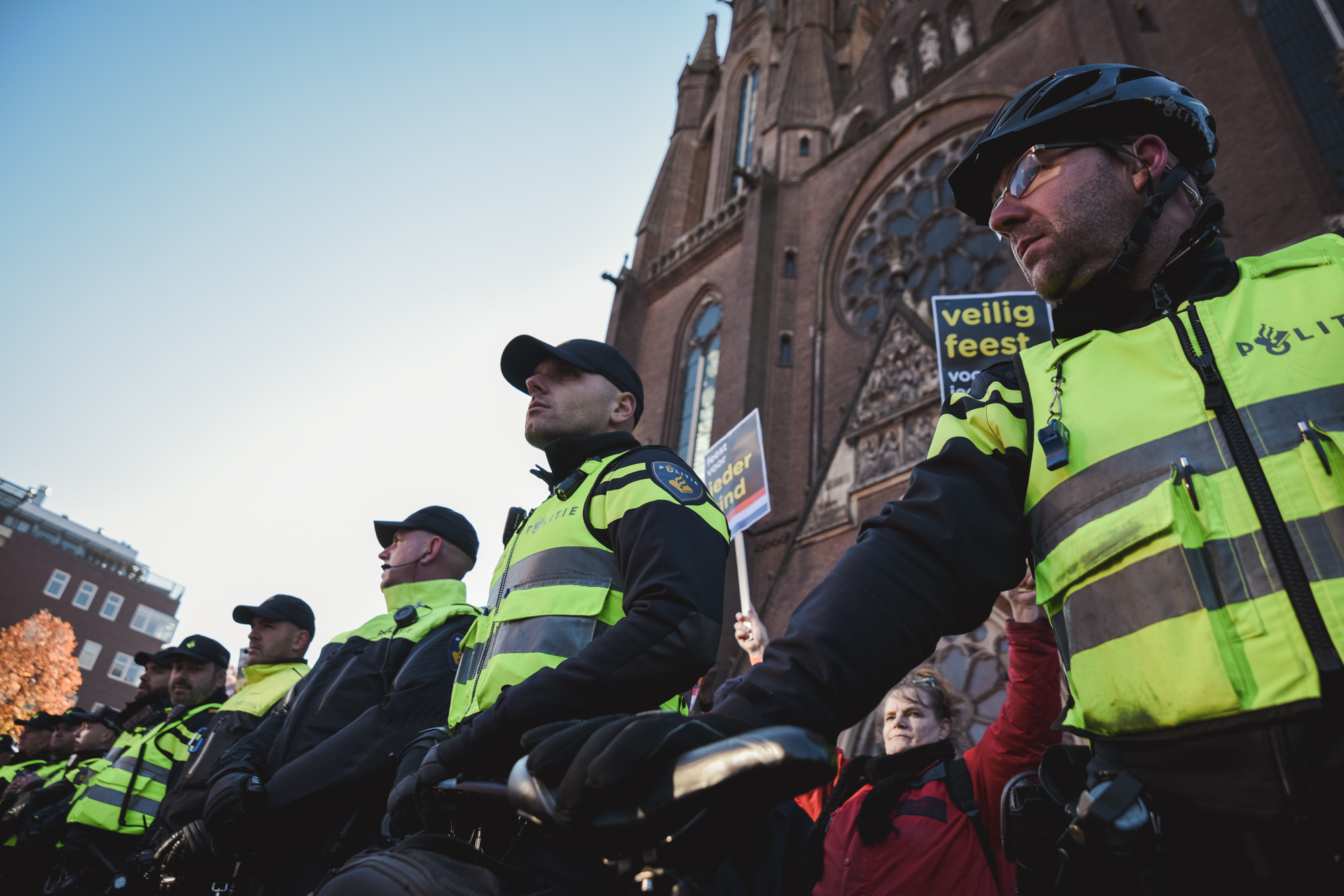Pro-pietdemonstranten tijdens de Intocht van Sinterklaas in Eindhoven 2018