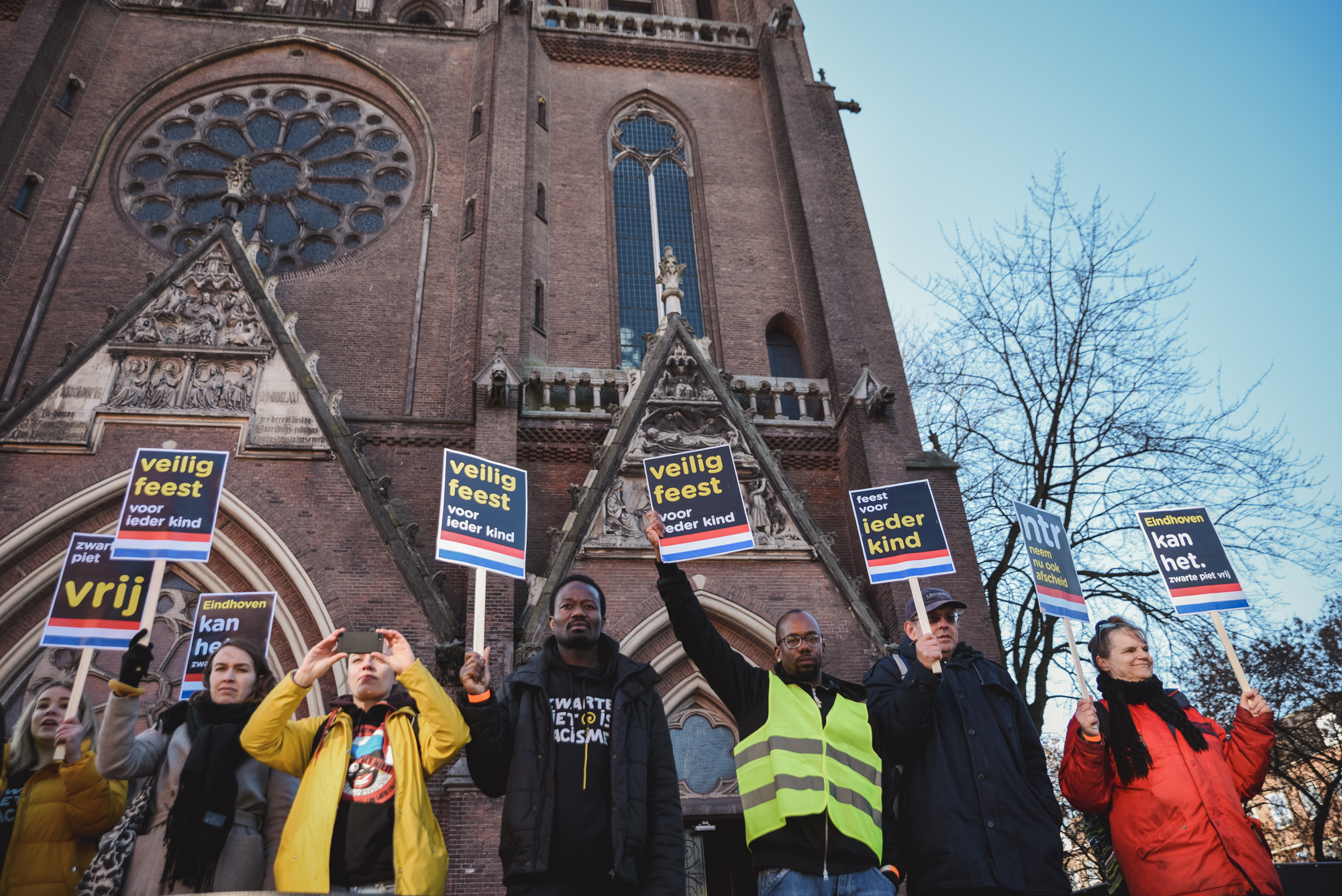 Demonstranten tijdens de Intocht van Sinterklaas in Eindhoven 2018