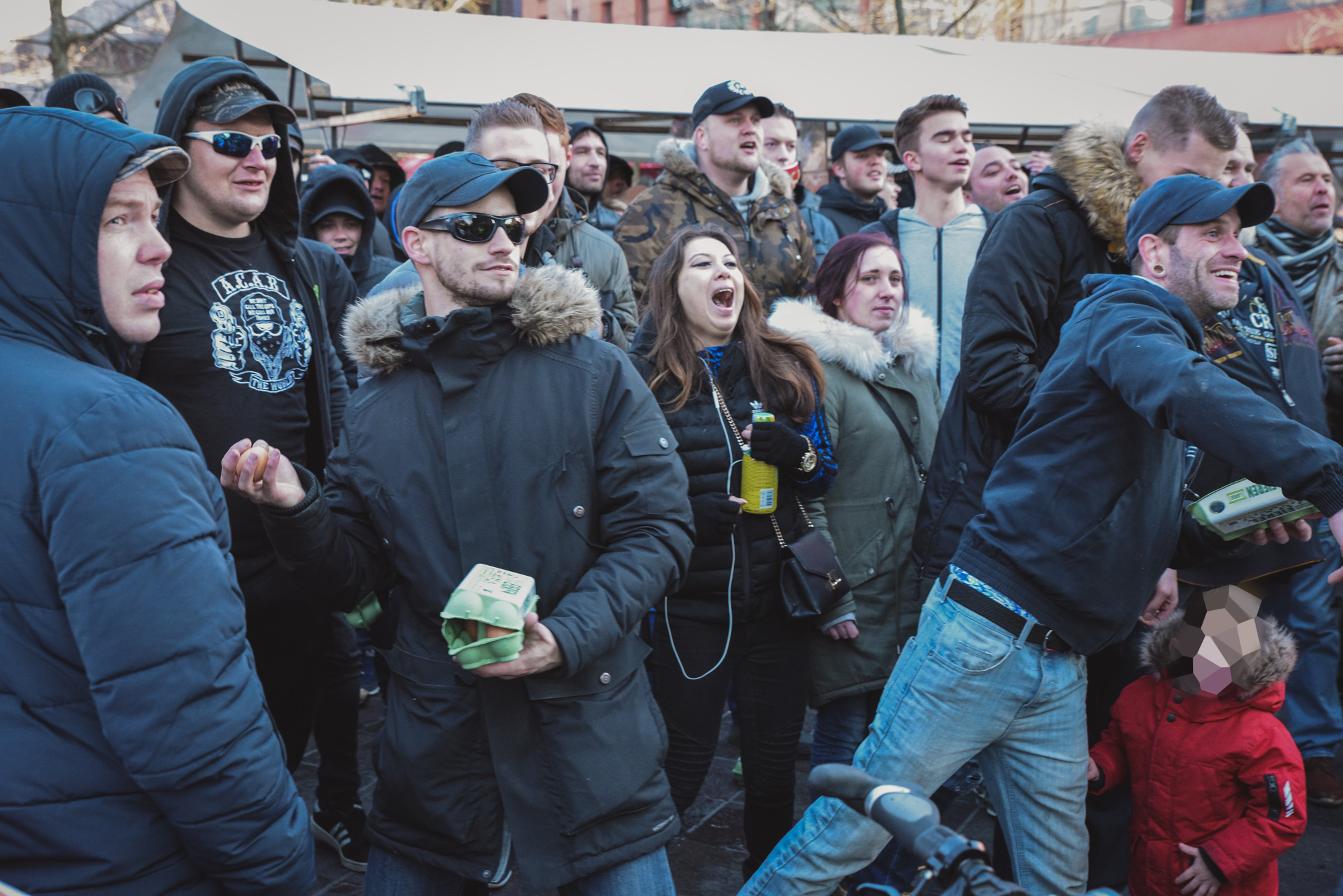 Pro-pietdemonstranten tijdens de Intocht van Sinterklaas in Eindhoven 2018