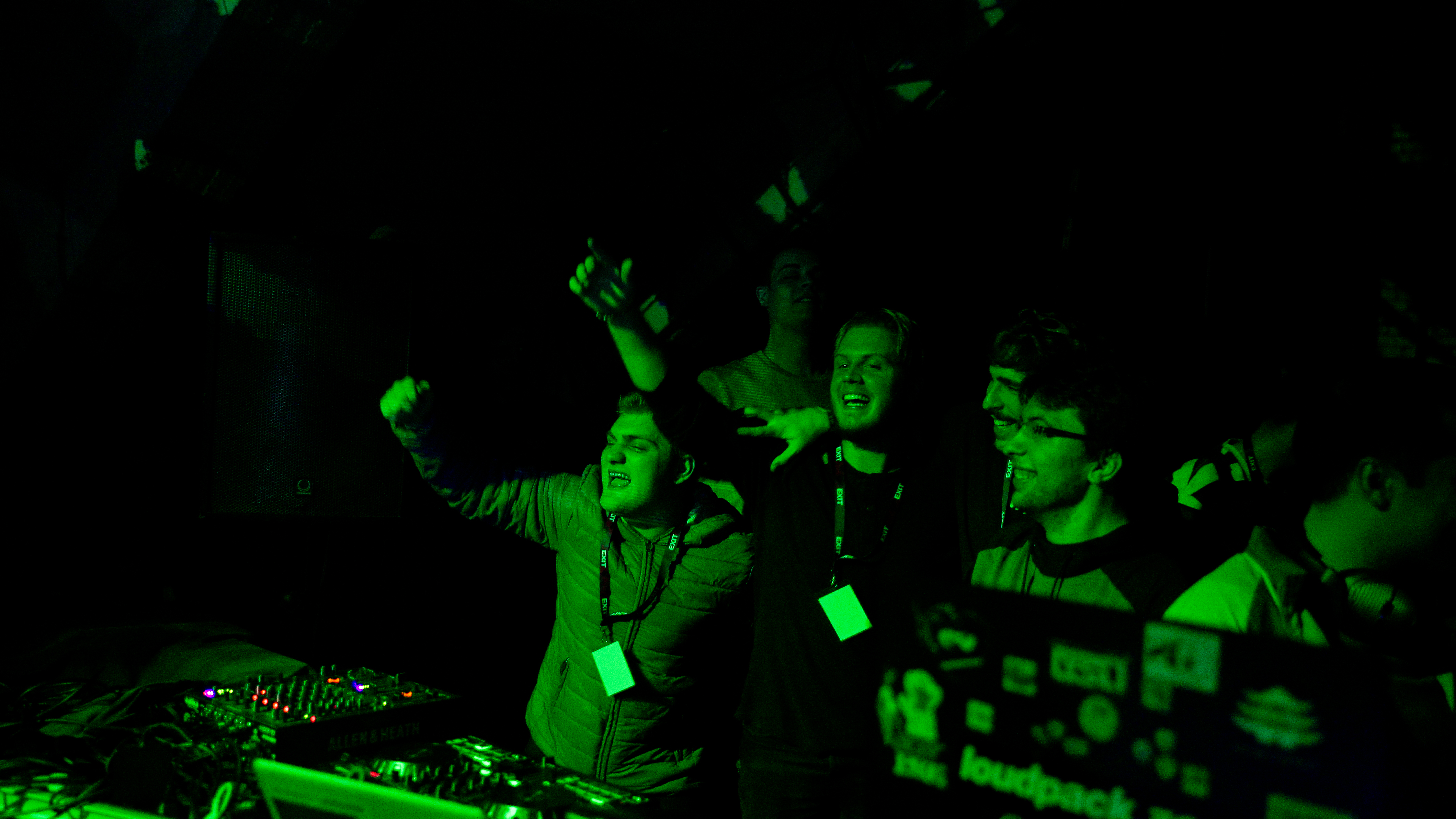 1542624628092-DSC04699