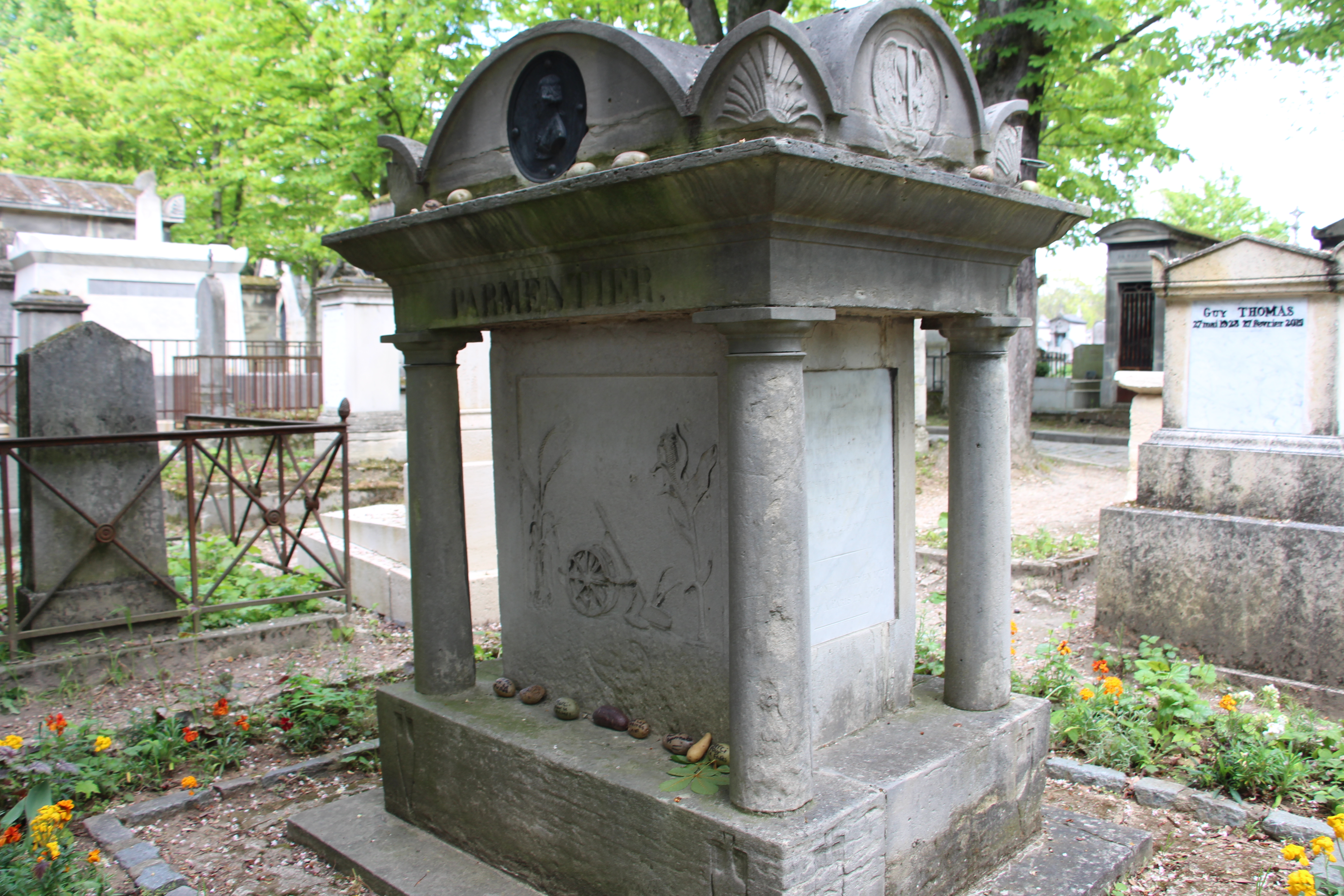 Parmentier's tomb with potatoes