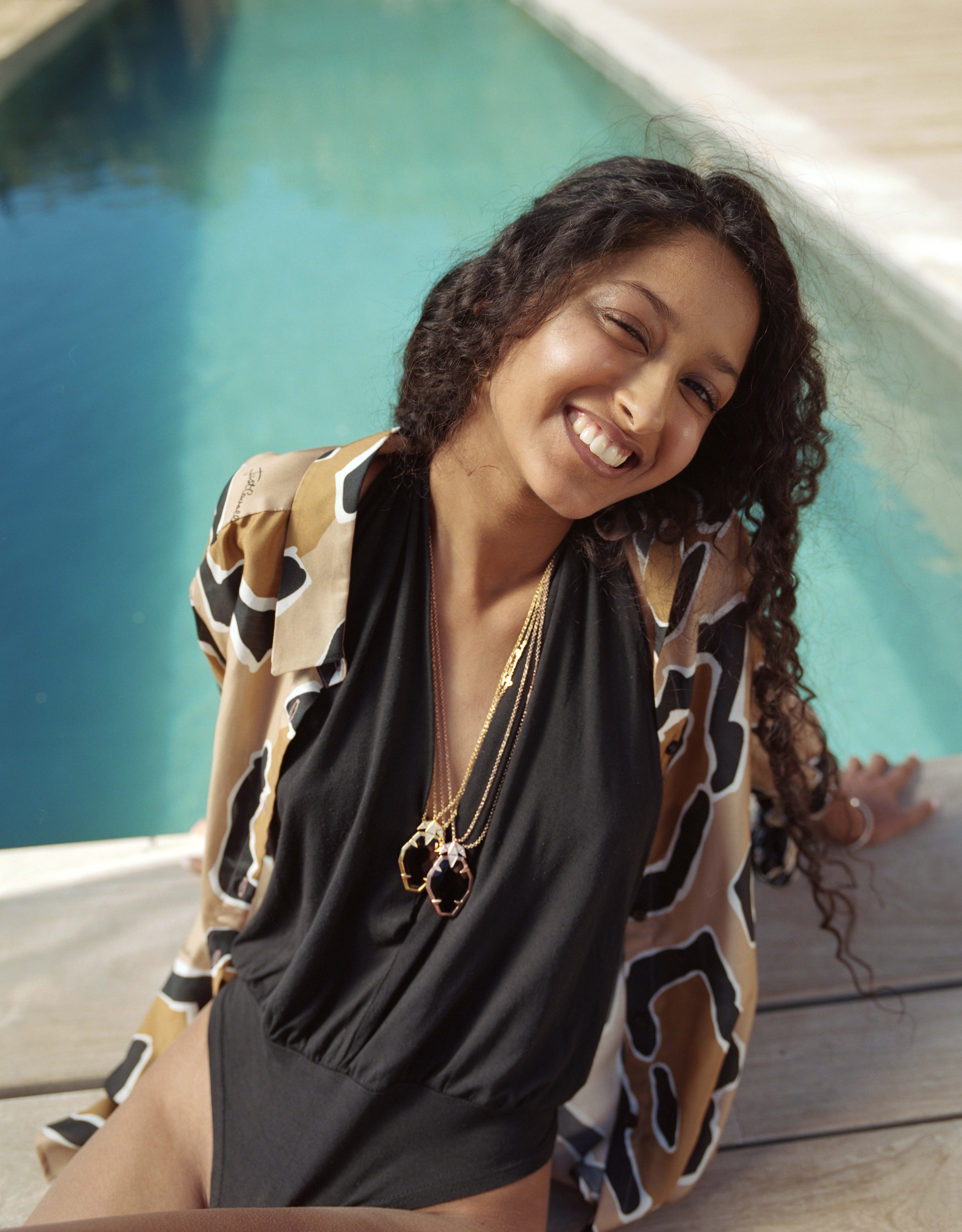 1542723067115-fotografia_JustCavalli_Editoriale_Marsillie_id_iditaly_occhiali_ss19_Resort19_stellaAsiaConsonniStella-Asia-Consonni-002m