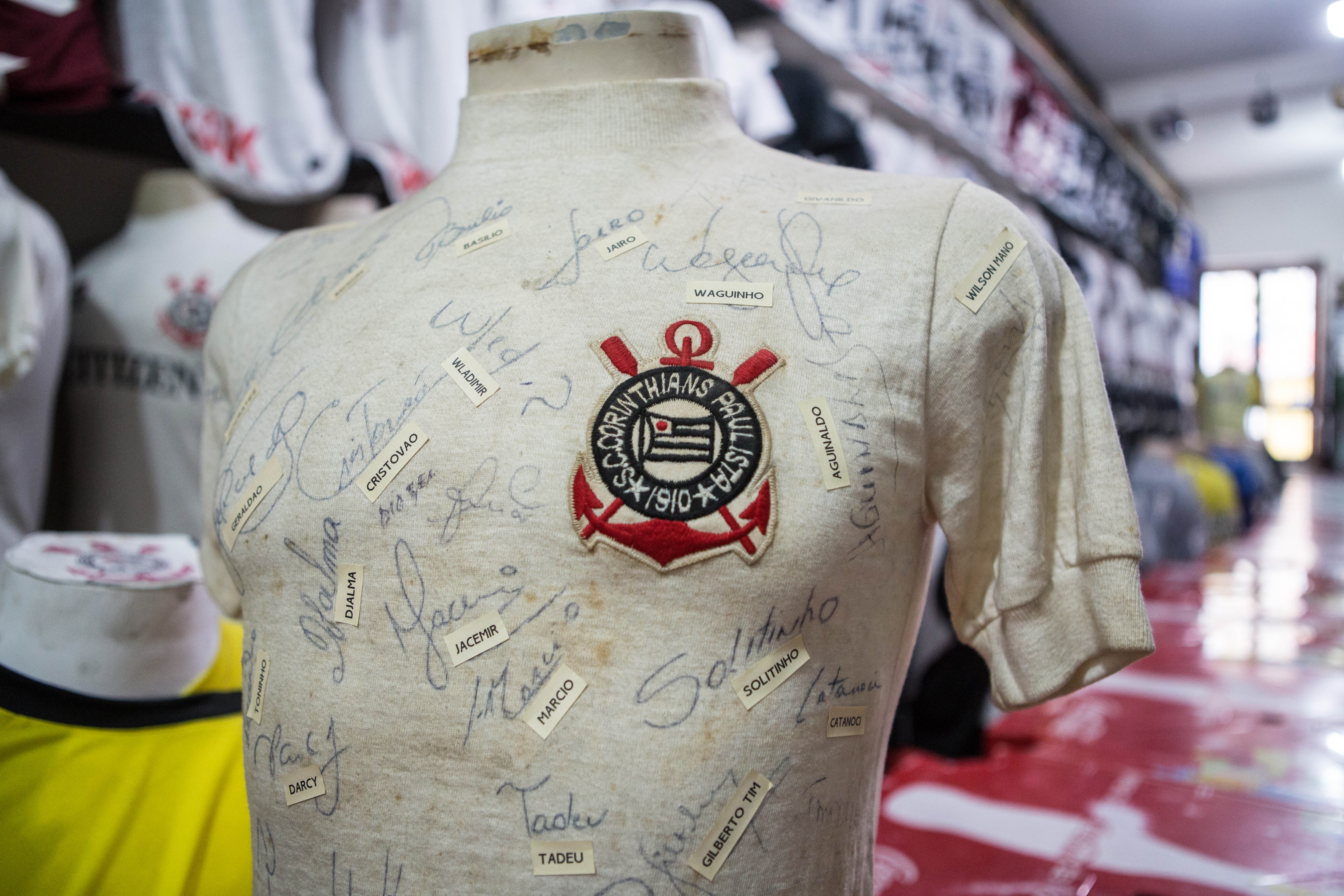 1542825167739-homero-corinthians-24-of-26