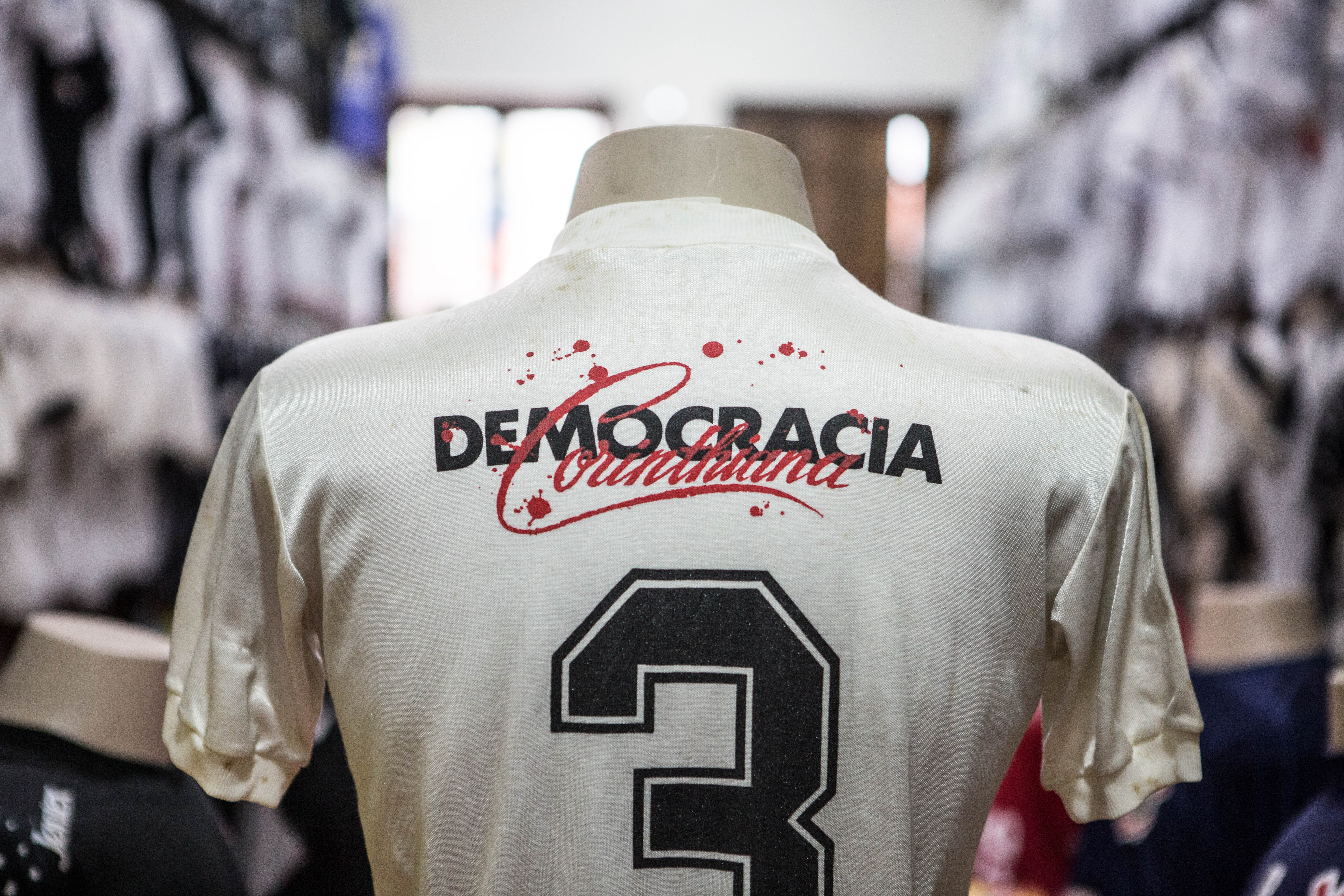1542825257921-homero-corinthians-12-of-26