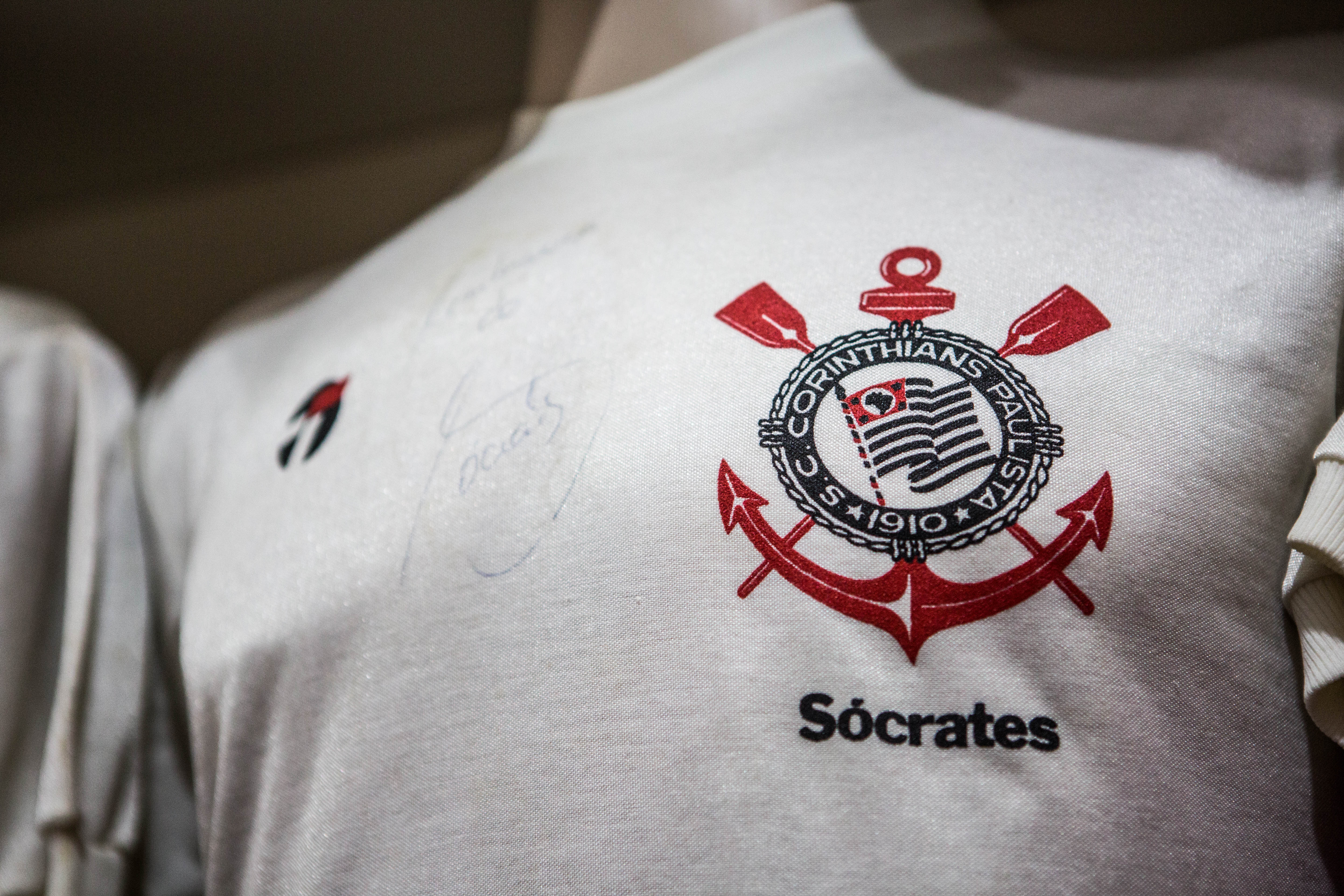 1542825818078-homero-corinthians-11-of-26