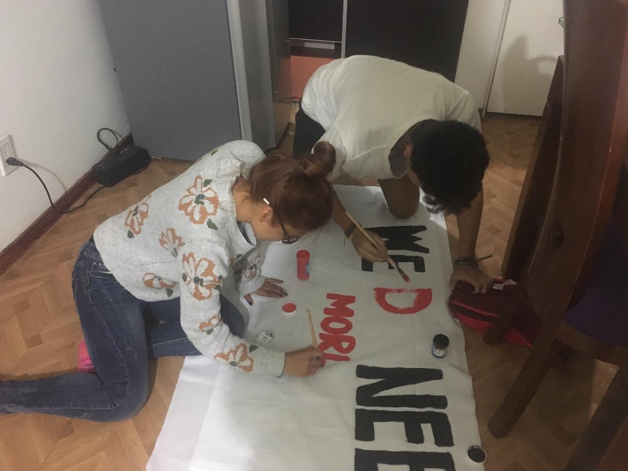 1542922870236-Haciendo-cartel