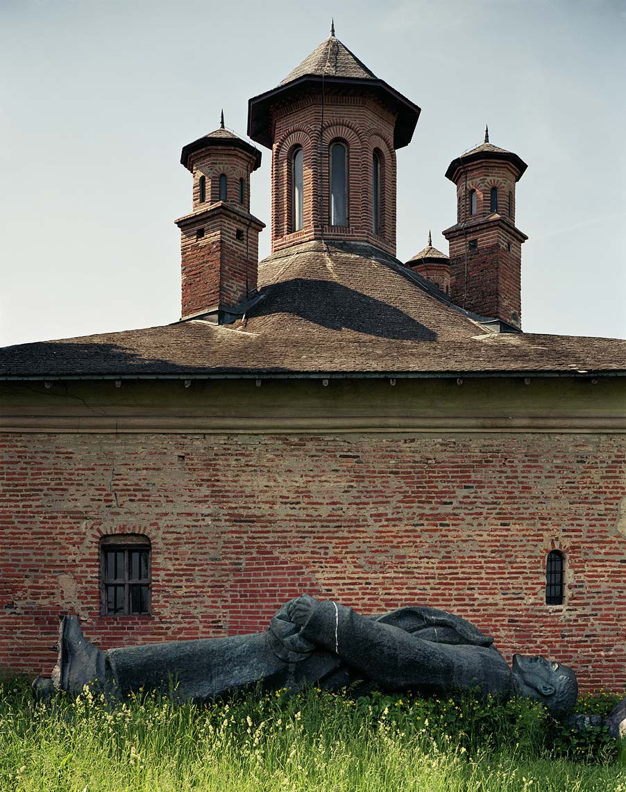 1543056192068-DL_Lenin
