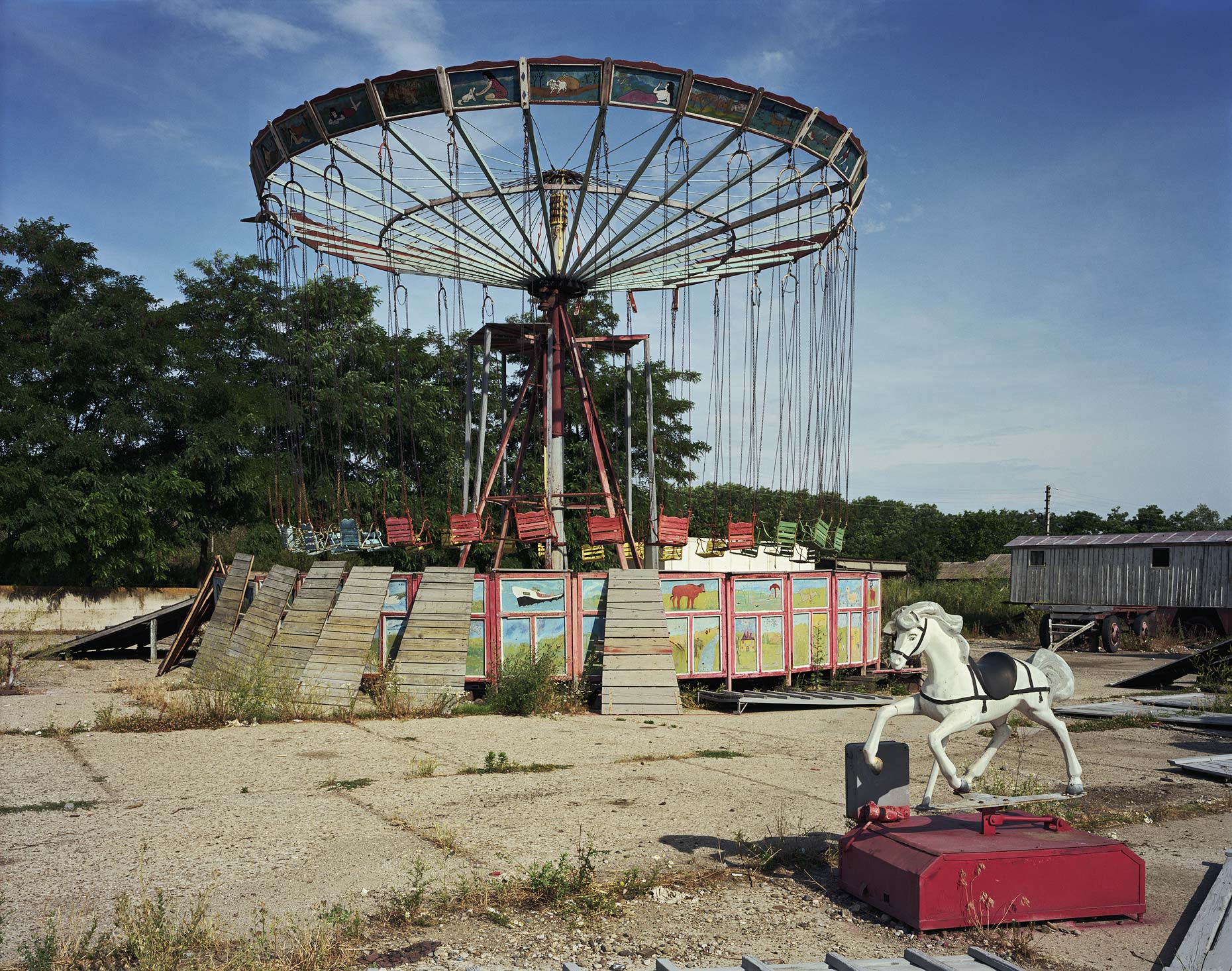 1543056217849-DL_AmusementRides