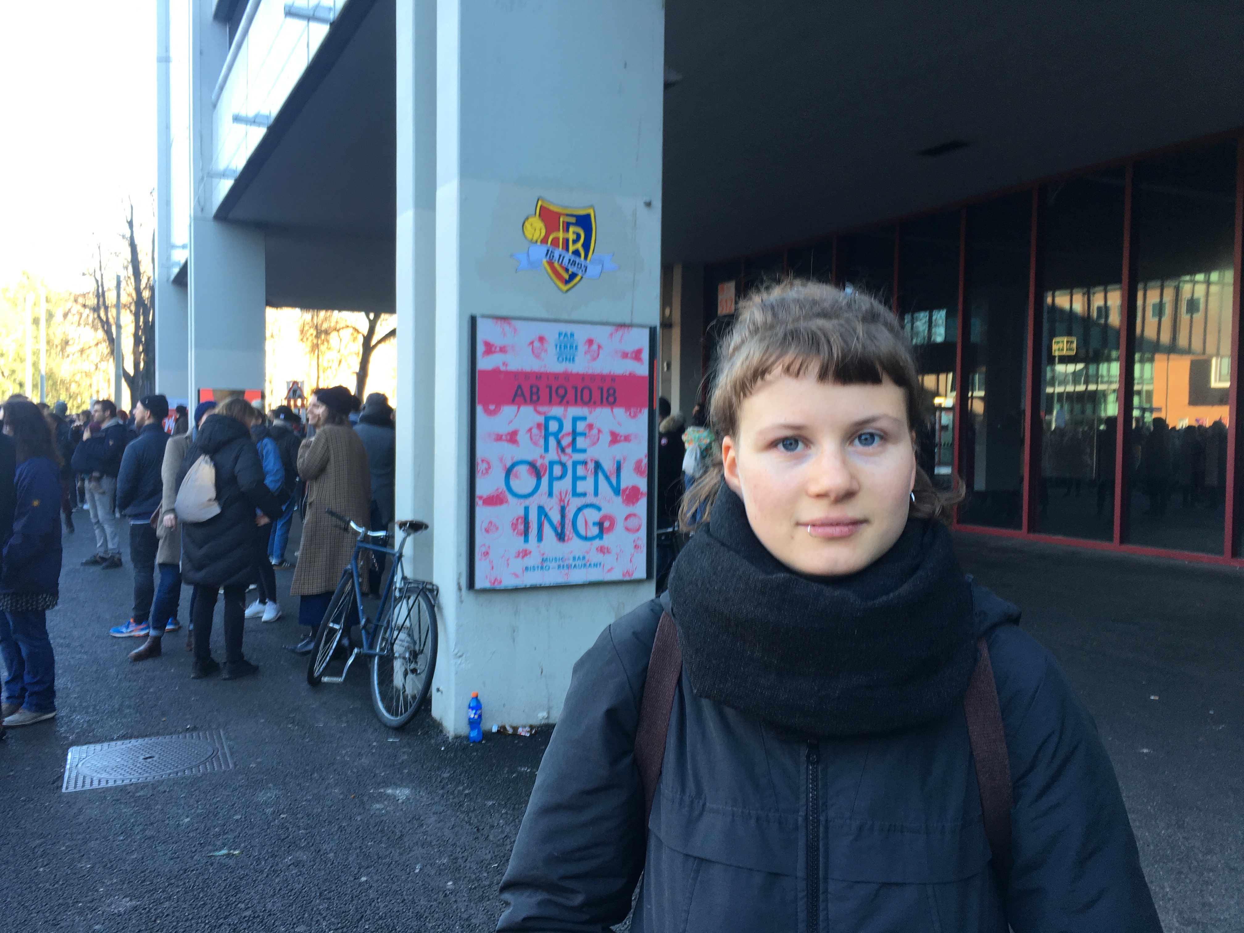 Gegendemonstrantin PNOS Demo in Basel